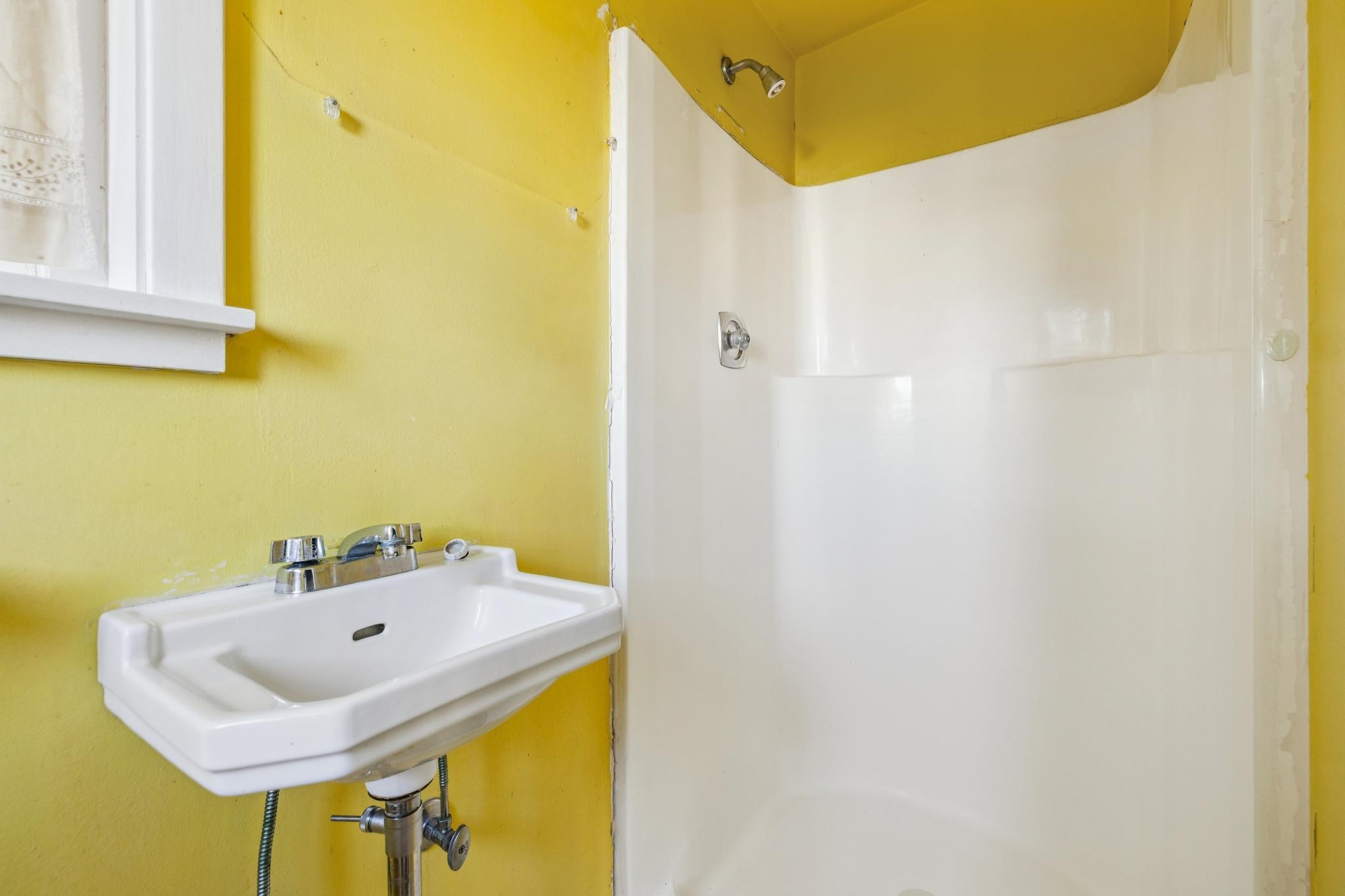 Detail Gallery Image 27 of 60 For 361 Hanover Avenue, Oakland,  CA 94606 - 5 Beds | 2/1 Baths