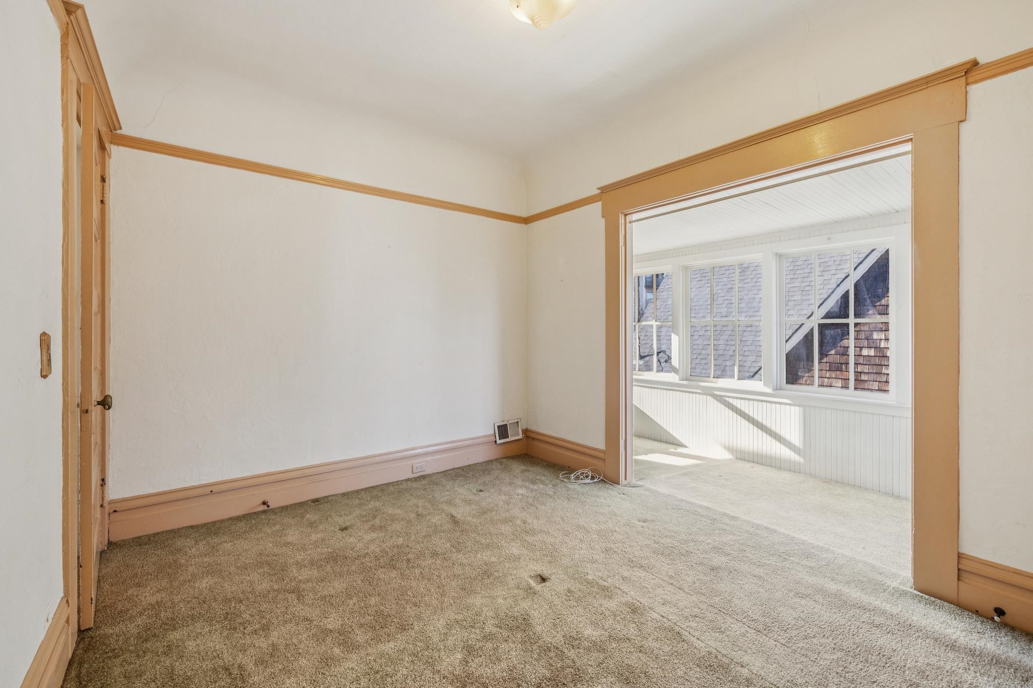 Detail Gallery Image 39 of 60 For 361 Hanover Avenue, Oakland,  CA 94606 - 5 Beds | 2/1 Baths