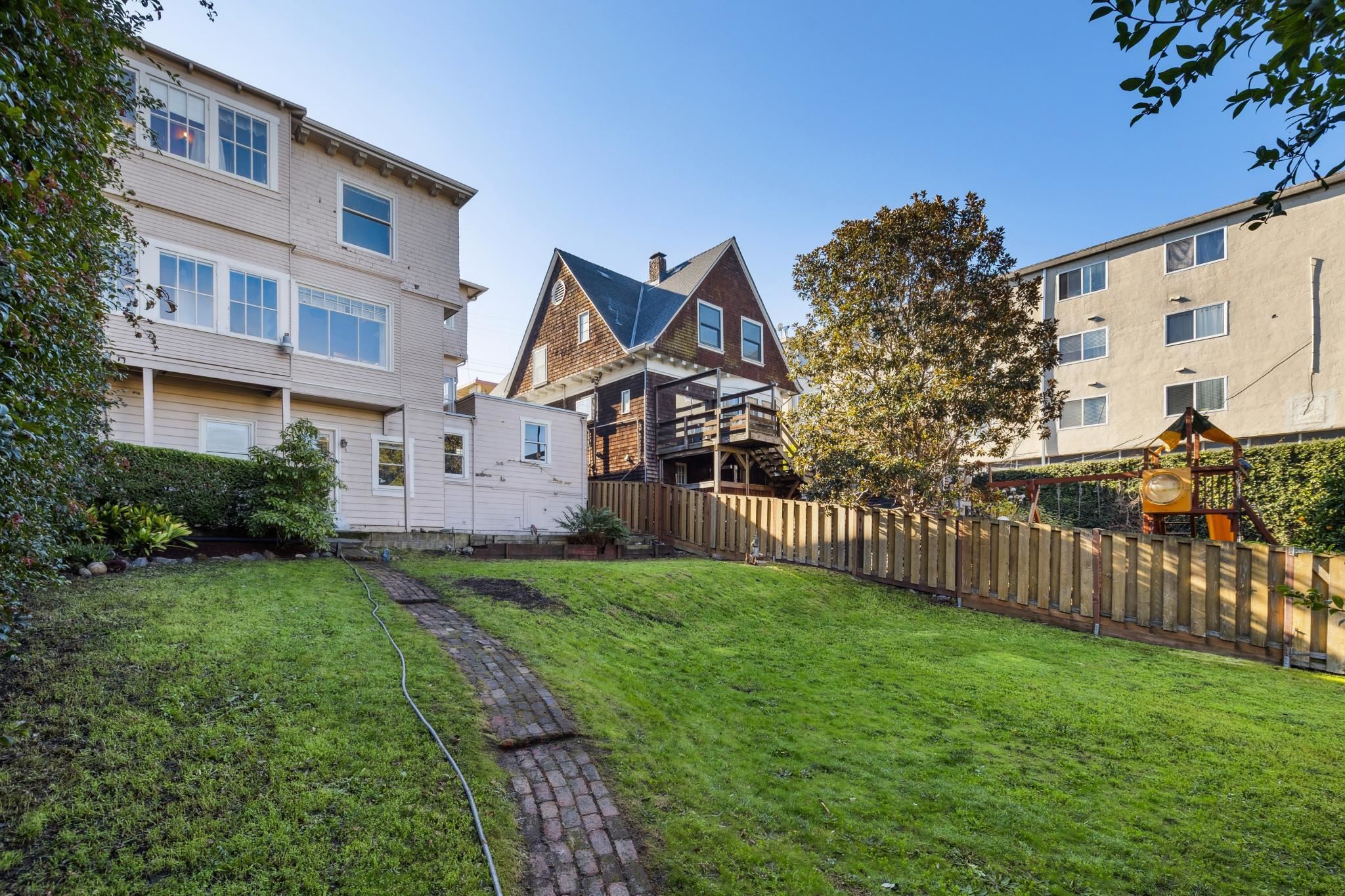 Detail Gallery Image 52 of 60 For 361 Hanover Avenue, Oakland,  CA 94606 - 5 Beds | 2/1 Baths