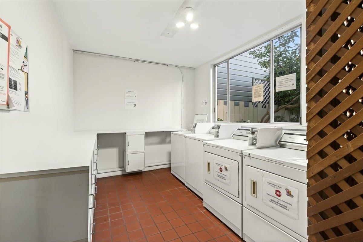 Detail Gallery Image 33 of 37 For 1730 Broderick St #2,  San Francisco,  CA 94115 - 1 Beds | 1 Baths