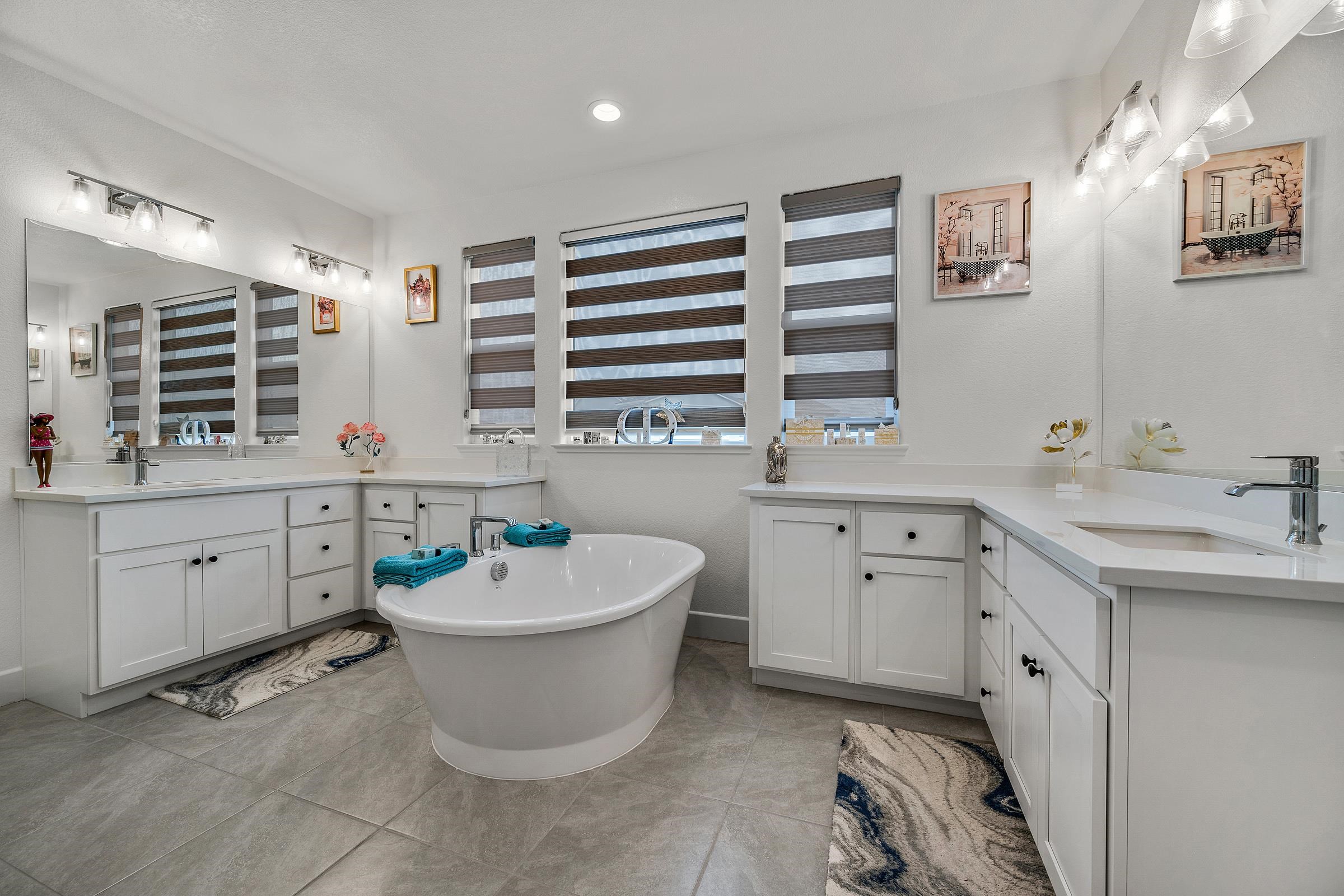 Detail Gallery Image 18 of 39 For 2505 Mulholland Dr, Lathrop,  CA 95330 - 5 Beds | 4/1 Baths