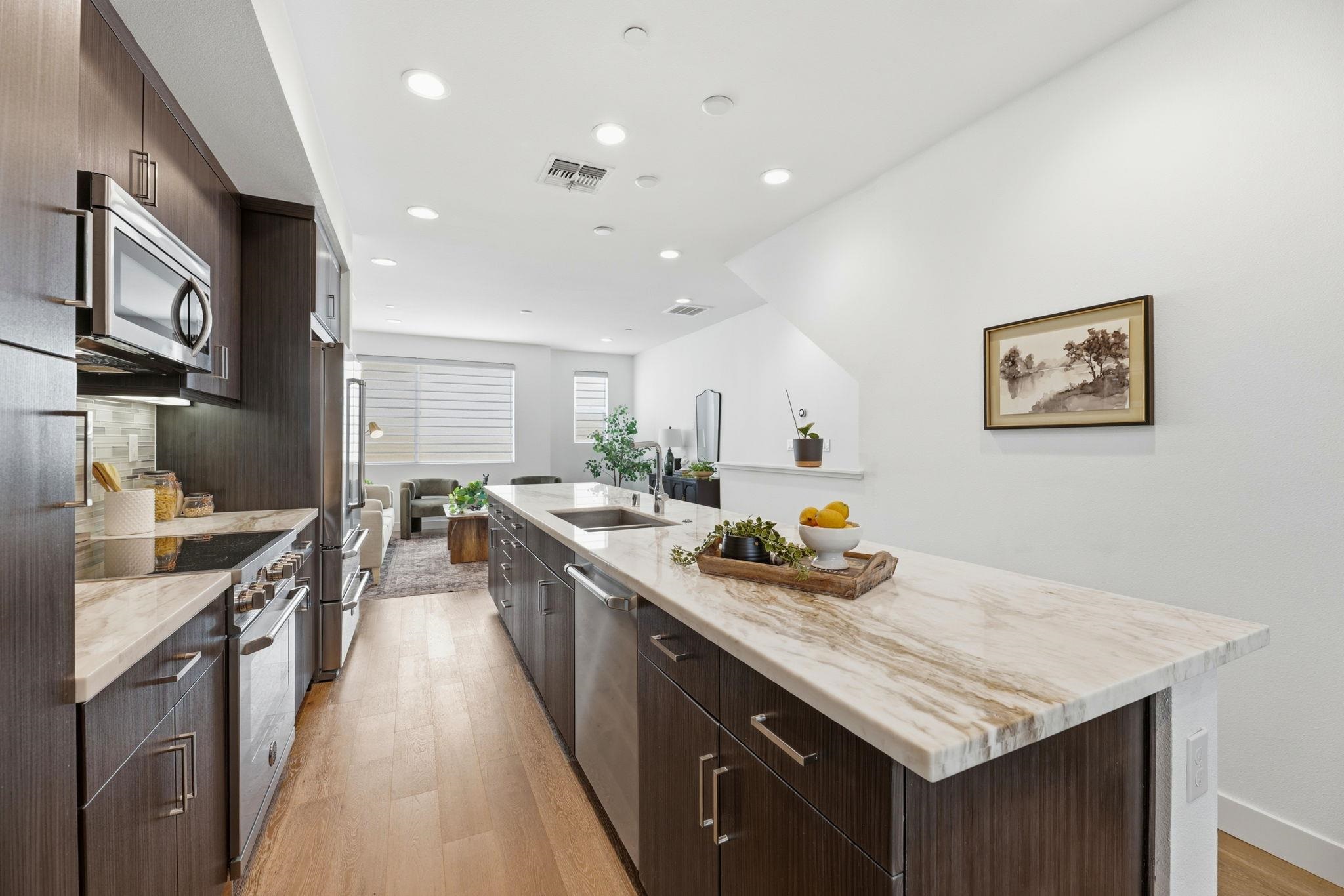 Detail Gallery Image 13 of 41 For 931 Edy Ln, Oakland,  CA 94607 - 2 Beds | 2/1 Baths