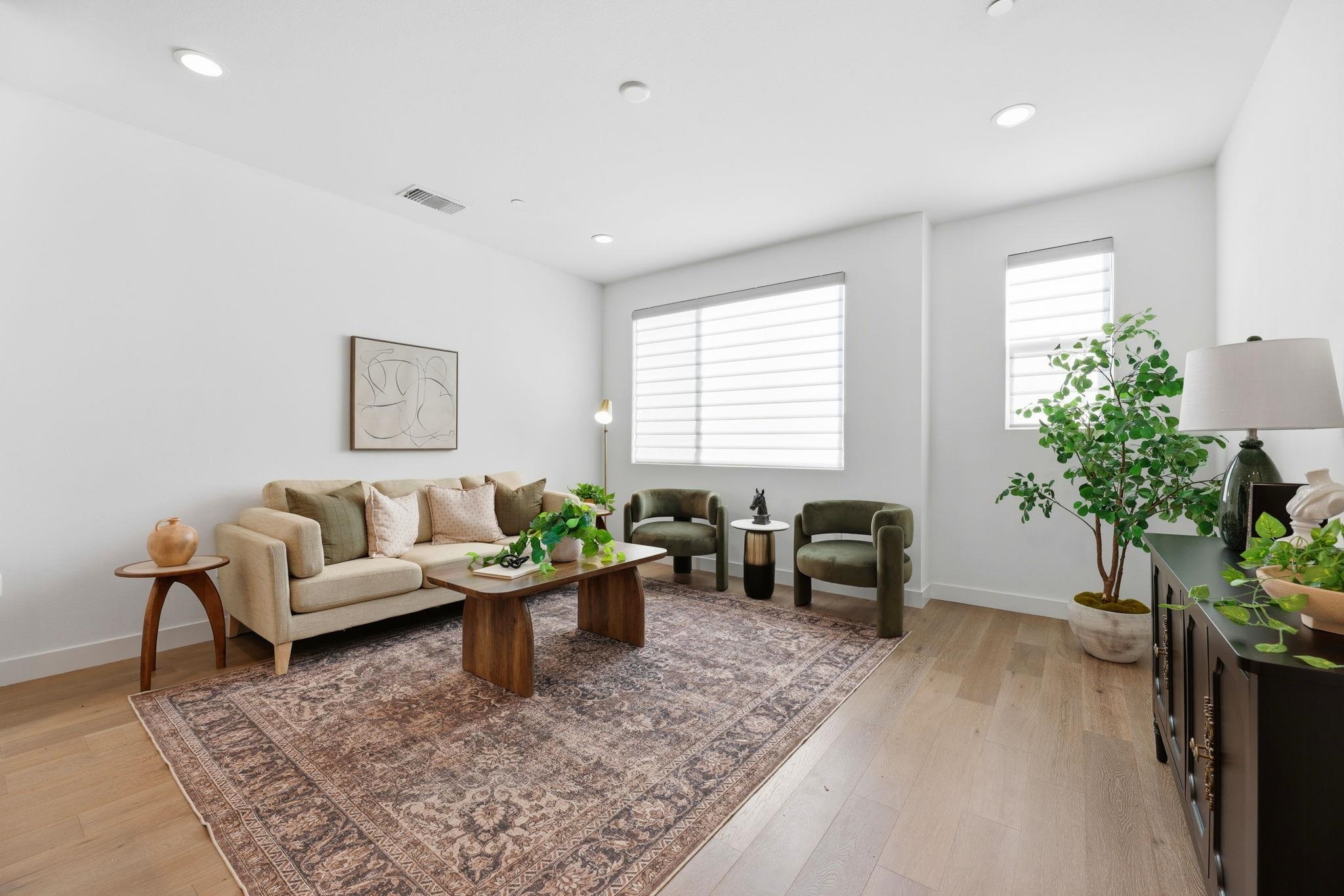 Detail Gallery Image 4 of 41 For 931 Edy Ln, Oakland,  CA 94607 - 2 Beds | 2/1 Baths