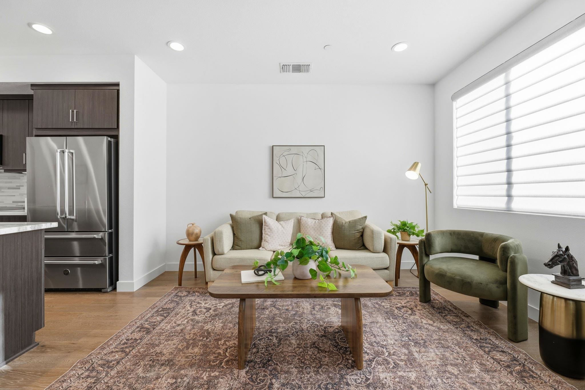 Detail Gallery Image 5 of 41 For 931 Edy Ln, Oakland,  CA 94607 - 2 Beds | 2/1 Baths