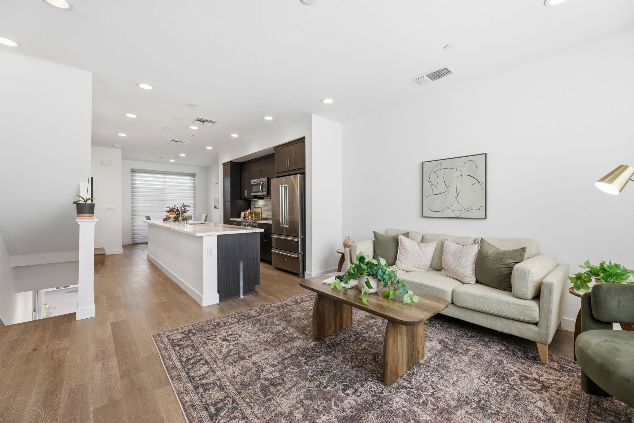 Detail Gallery Image 7 of 41 For 931 Edy Ln, Oakland,  CA 94607 - 2 Beds | 2/1 Baths