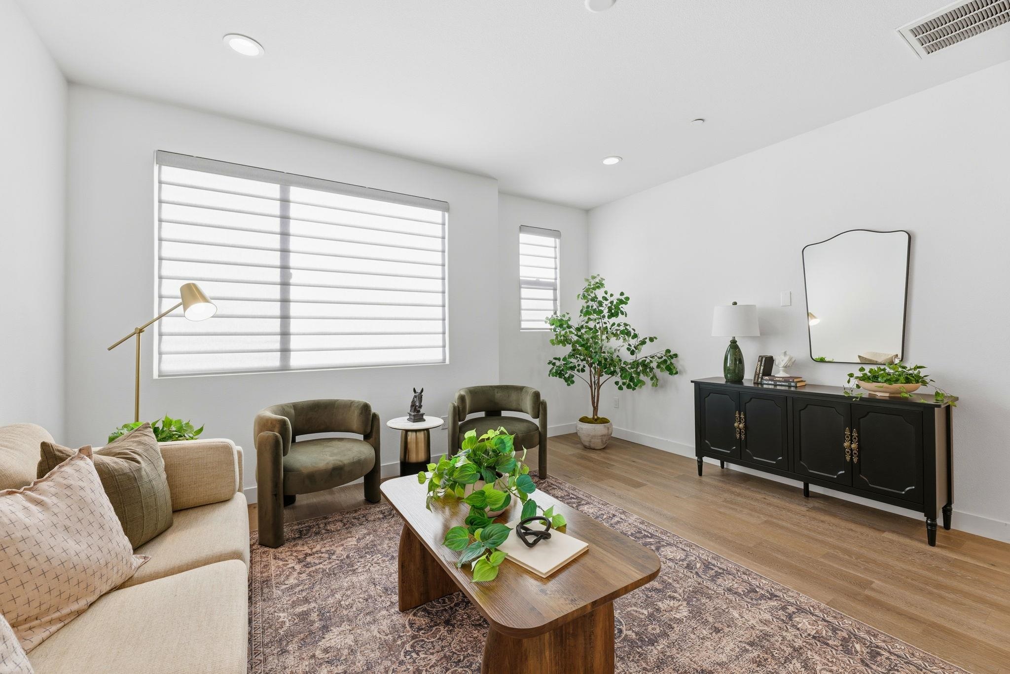 Detail Gallery Image 9 of 41 For 931 Edy Ln, Oakland,  CA 94607 - 2 Beds | 2/1 Baths