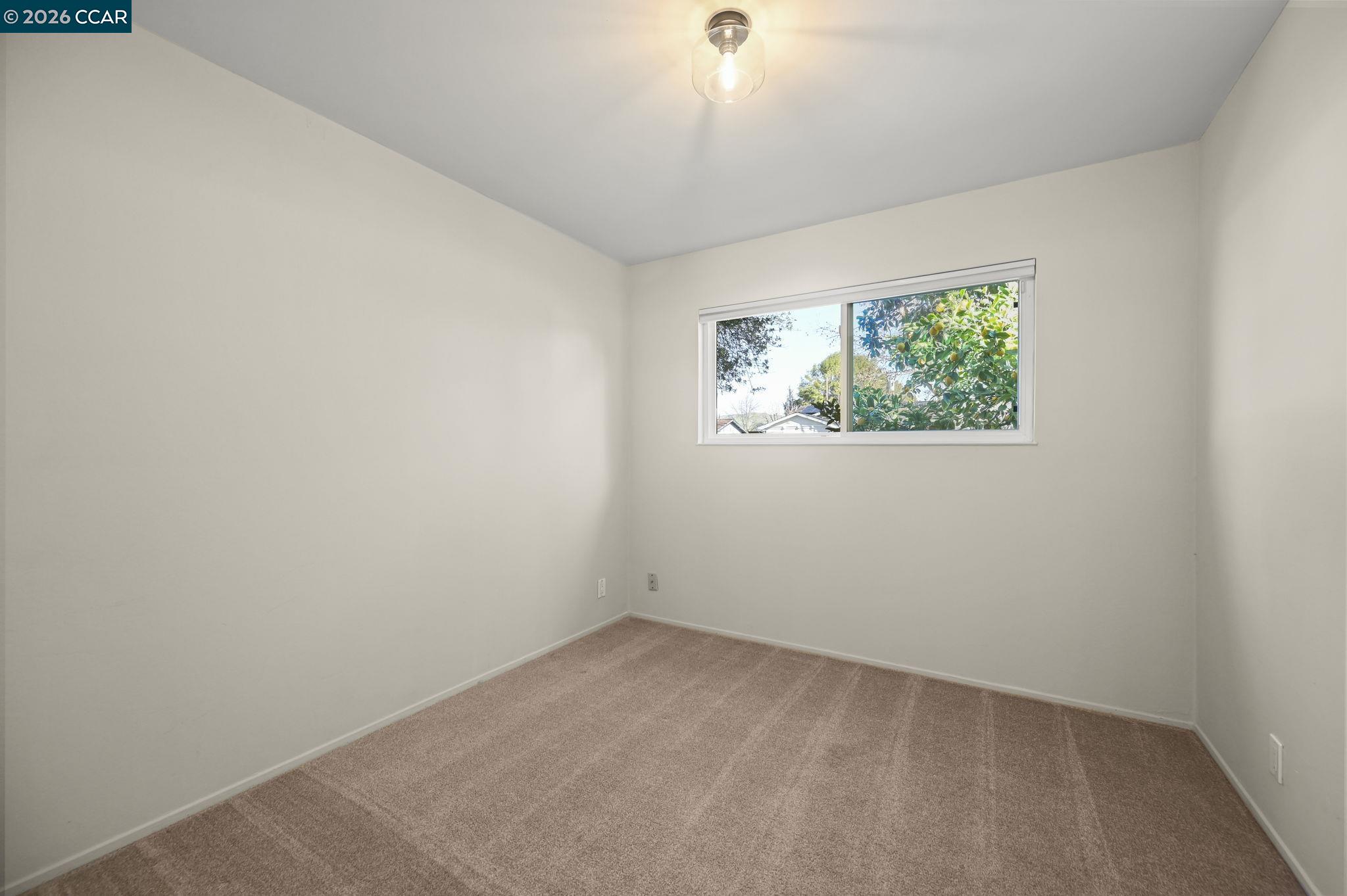 Detail Gallery Image 18 of 37 For 1687 Westwood Dr, Concord,  CA 94521 - 3 Beds | 2 Baths