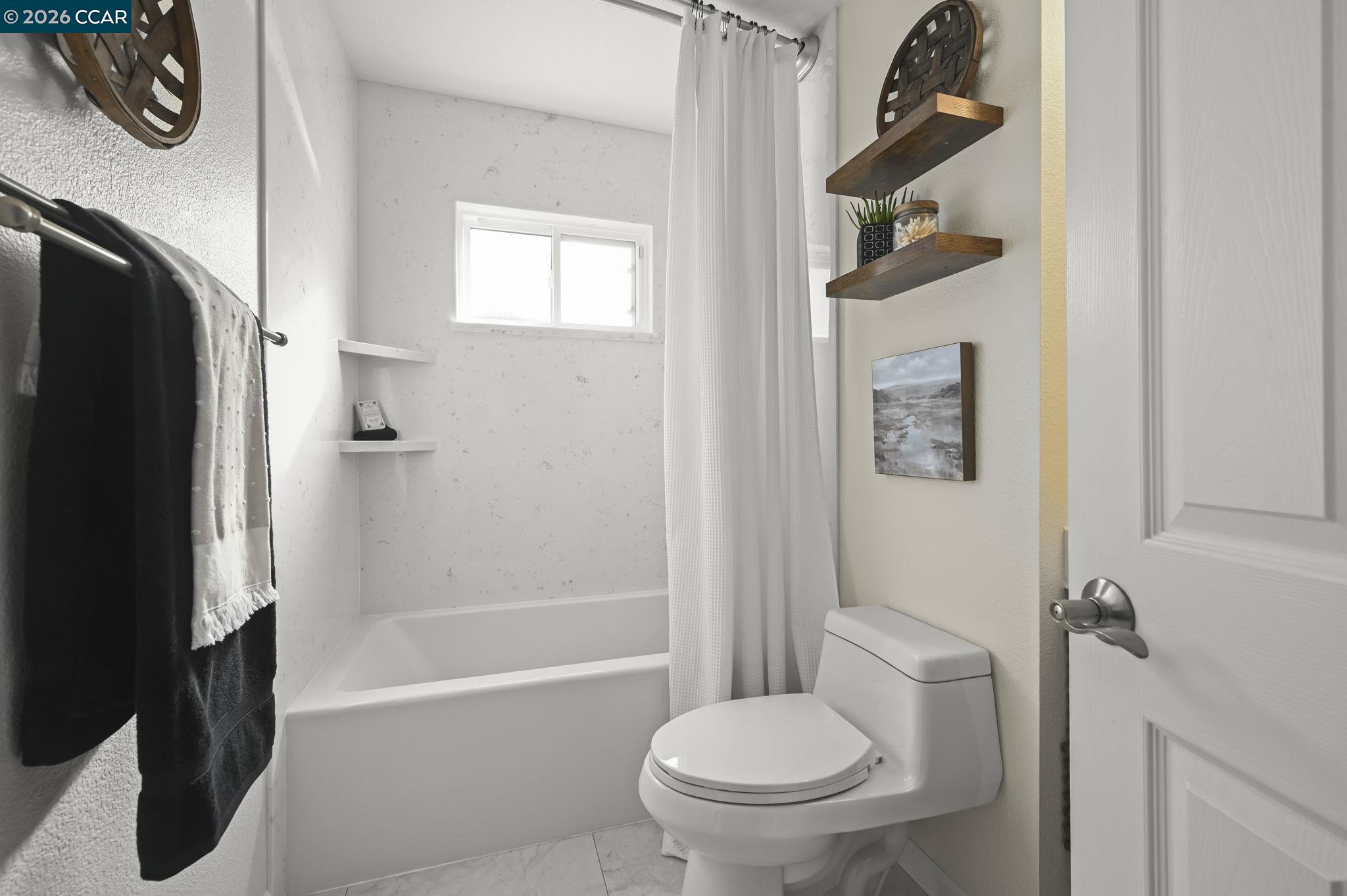 Detail Gallery Image 19 of 37 For 1687 Westwood Dr, Concord,  CA 94521 - 3 Beds | 2 Baths