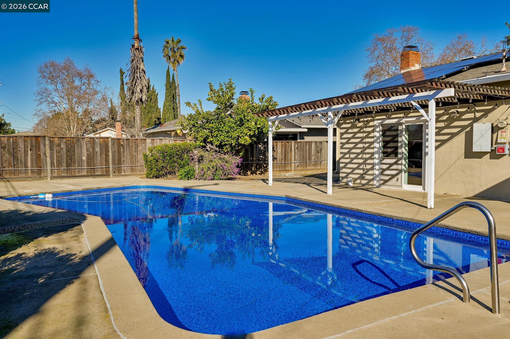 Detail Gallery Image 28 of 37 For 1687 Westwood Dr, Concord,  CA 94521 - 3 Beds | 2 Baths