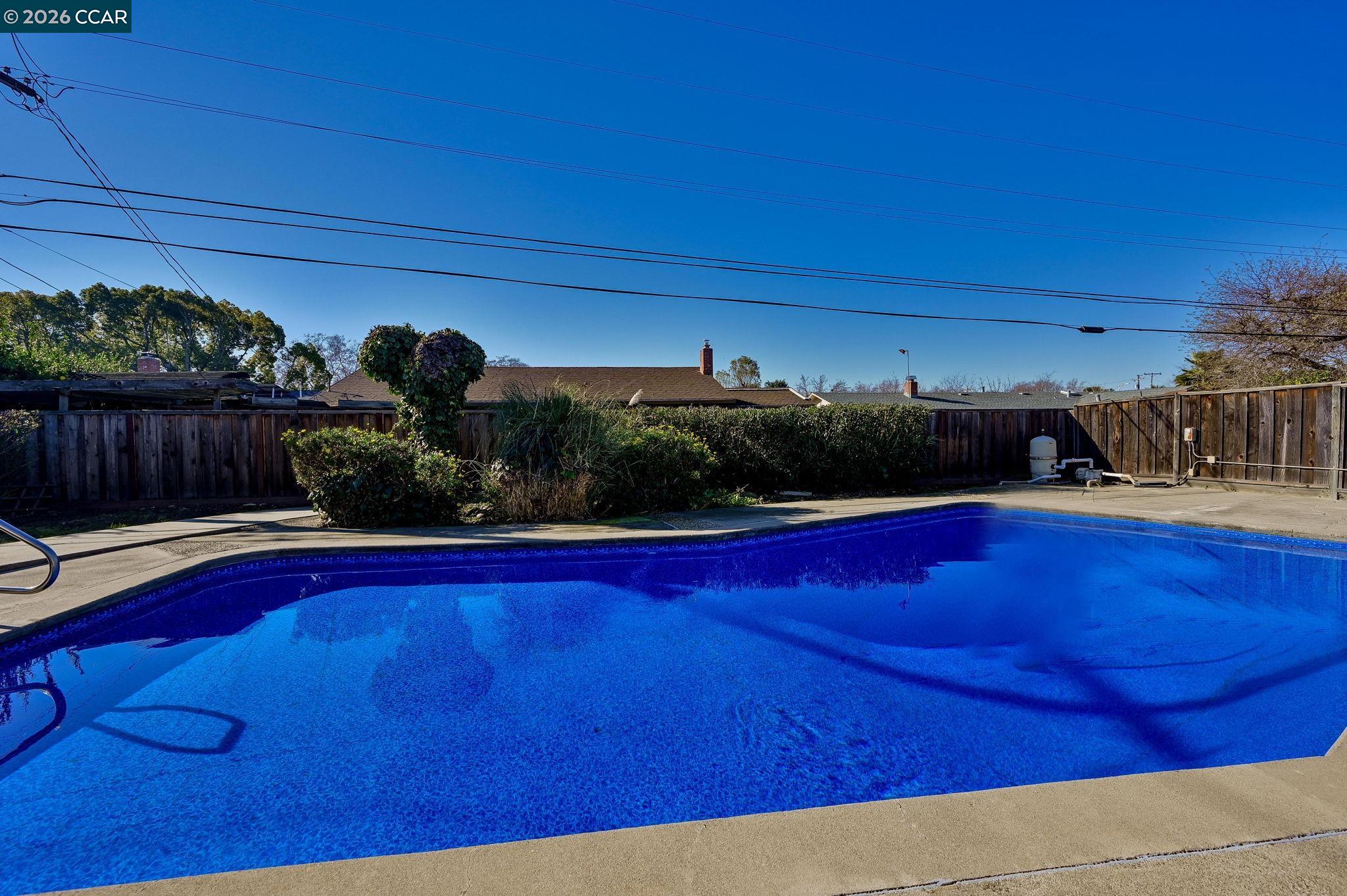 Detail Gallery Image 30 of 37 For 1687 Westwood Dr, Concord,  CA 94521 - 3 Beds | 2 Baths