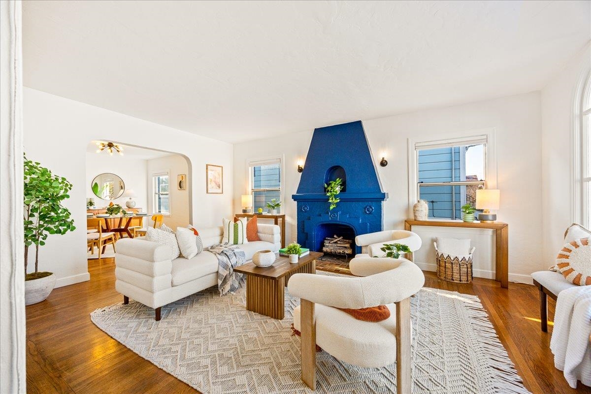 Detail Gallery Image 4 of 59 For 3439 E 18th St, Oakland,  CA 94601 - 3 Beds | 2/1 Baths