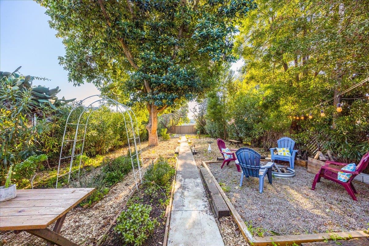 Detail Gallery Image 36 of 59 For 3439 E 18th St, Oakland,  CA 94601 - 3 Beds | 2/1 Baths