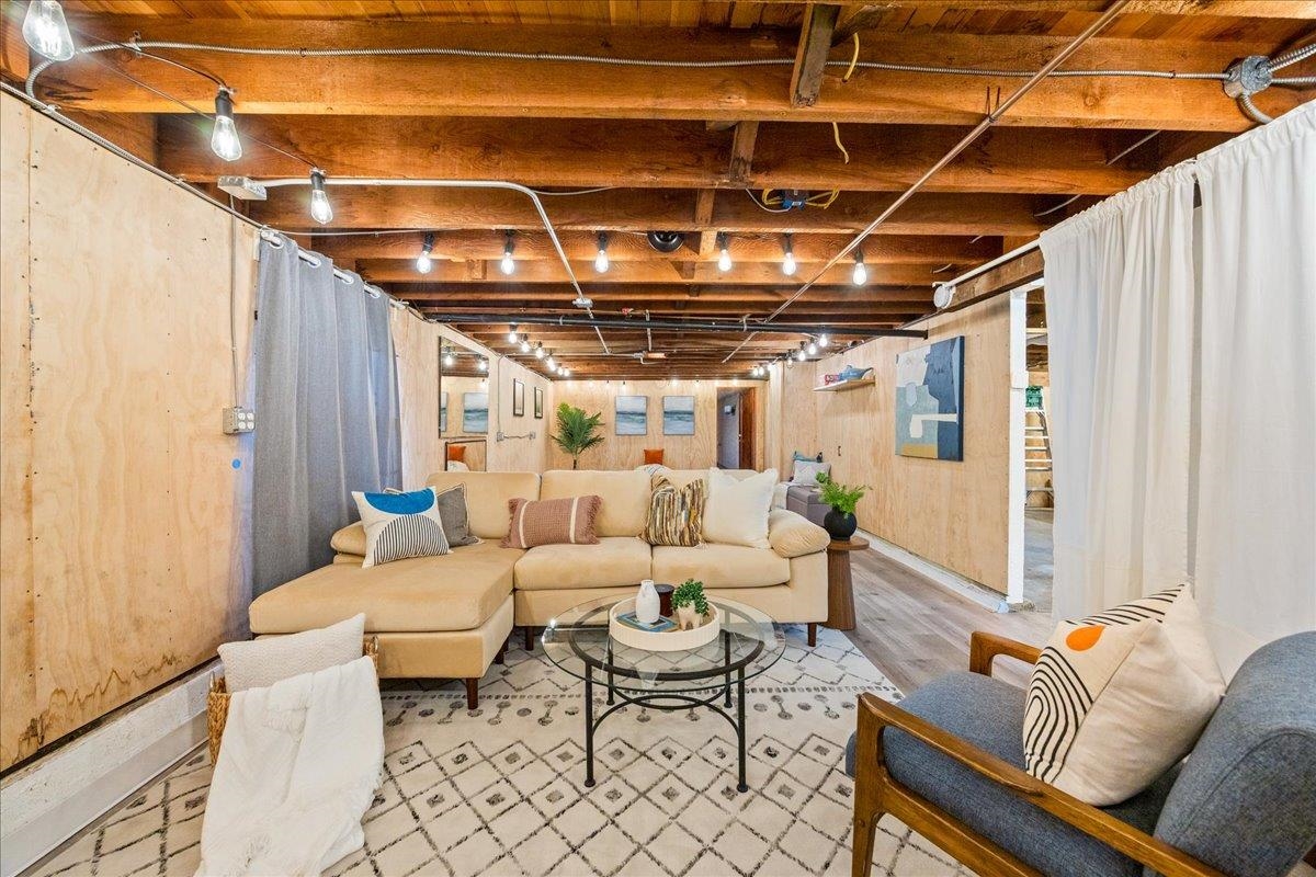 Detail Gallery Image 45 of 59 For 3439 E 18th St, Oakland,  CA 94601 - 3 Beds | 2/1 Baths