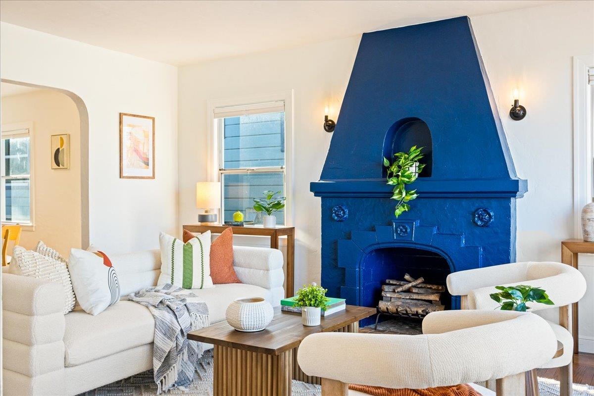 Detail Gallery Image 8 of 59 For 3439 E 18th St, Oakland,  CA 94601 - 3 Beds | 2/1 Baths