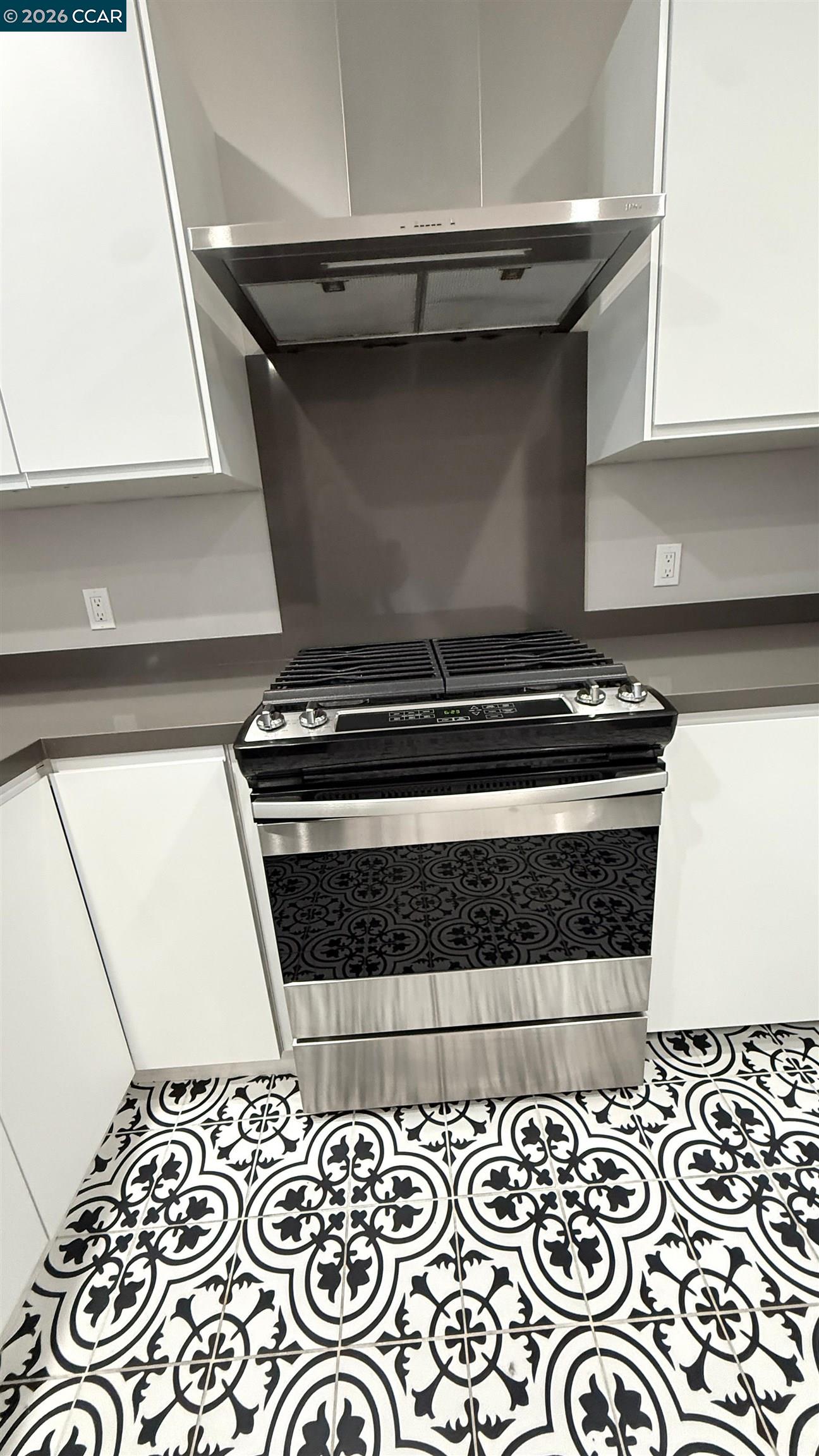 Detail Gallery Image 11 of 13 For 1568 Placer Dr, Concord,  CA 94521 - 3 Beds | 1 Baths