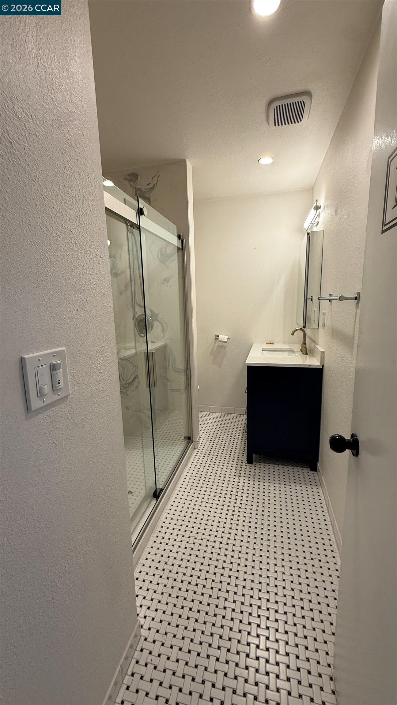 Detail Gallery Image 12 of 13 For 1568 Placer Dr, Concord,  CA 94521 - 3 Beds | 1 Baths