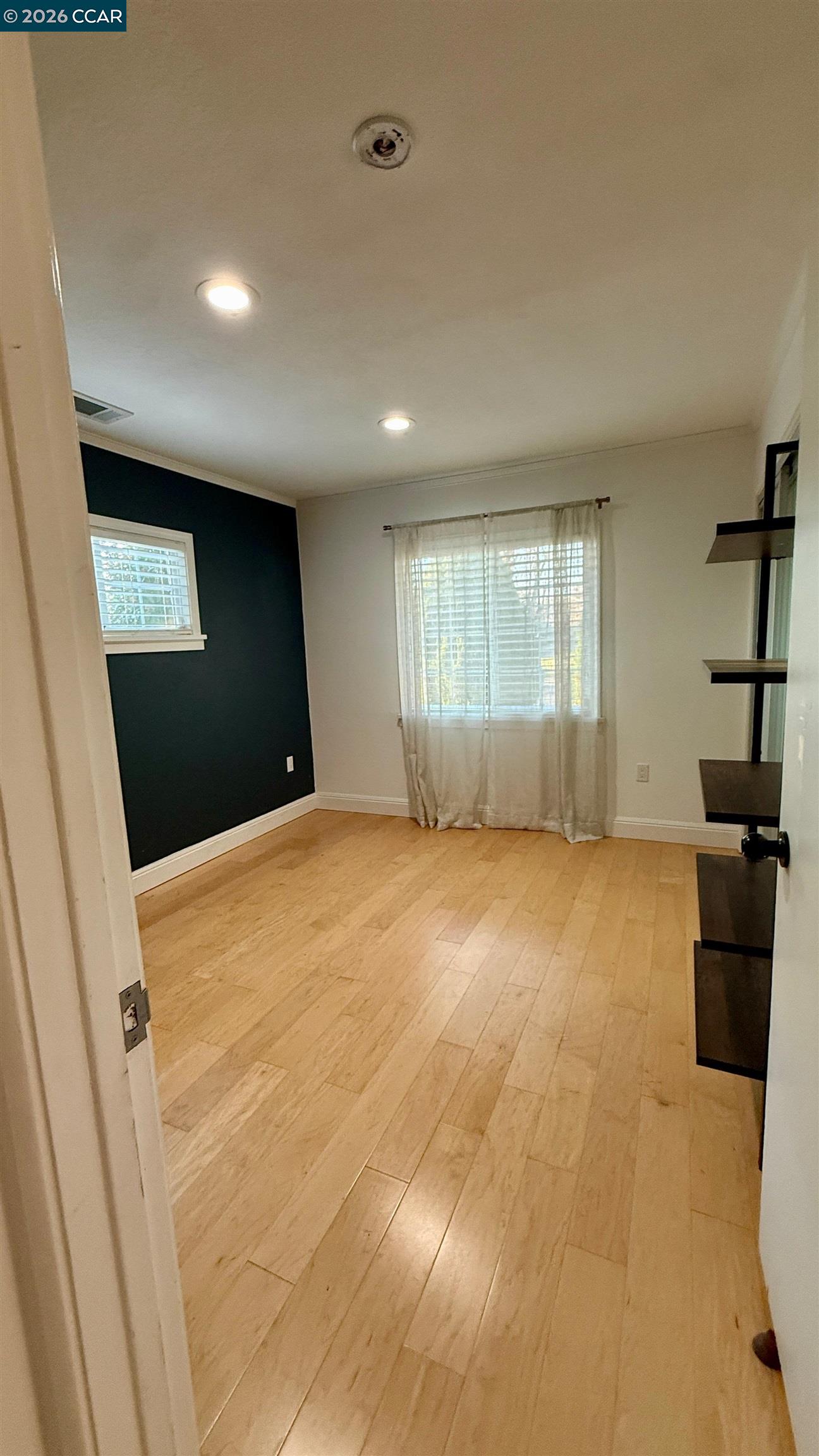 Detail Gallery Image 6 of 13 For 1568 Placer Dr, Concord,  CA 94521 - 3 Beds | 1 Baths