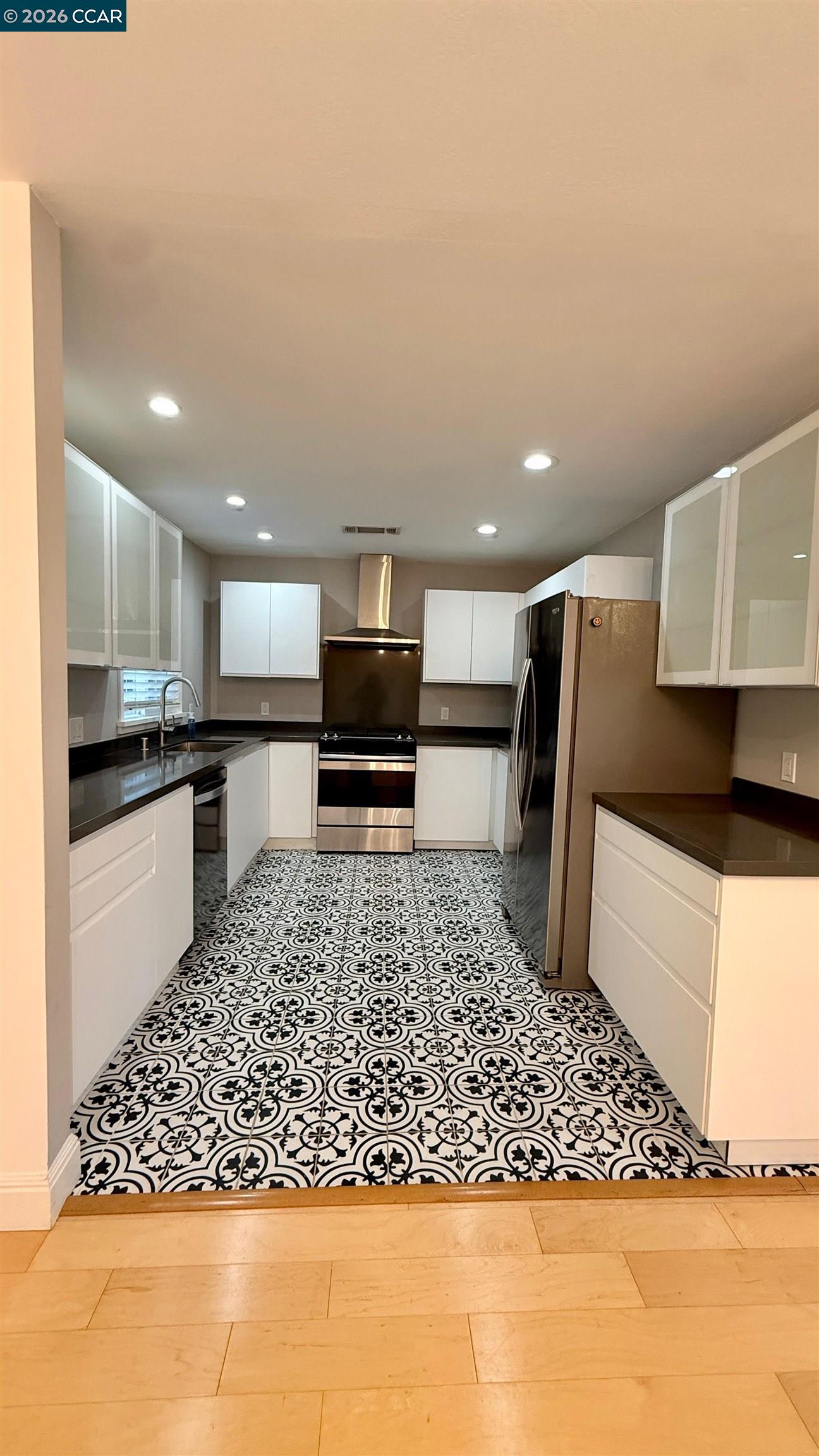 Detail Gallery Image 10 of 13 For 1568 Placer Dr, Concord,  CA 94521 - 3 Beds | 1 Baths