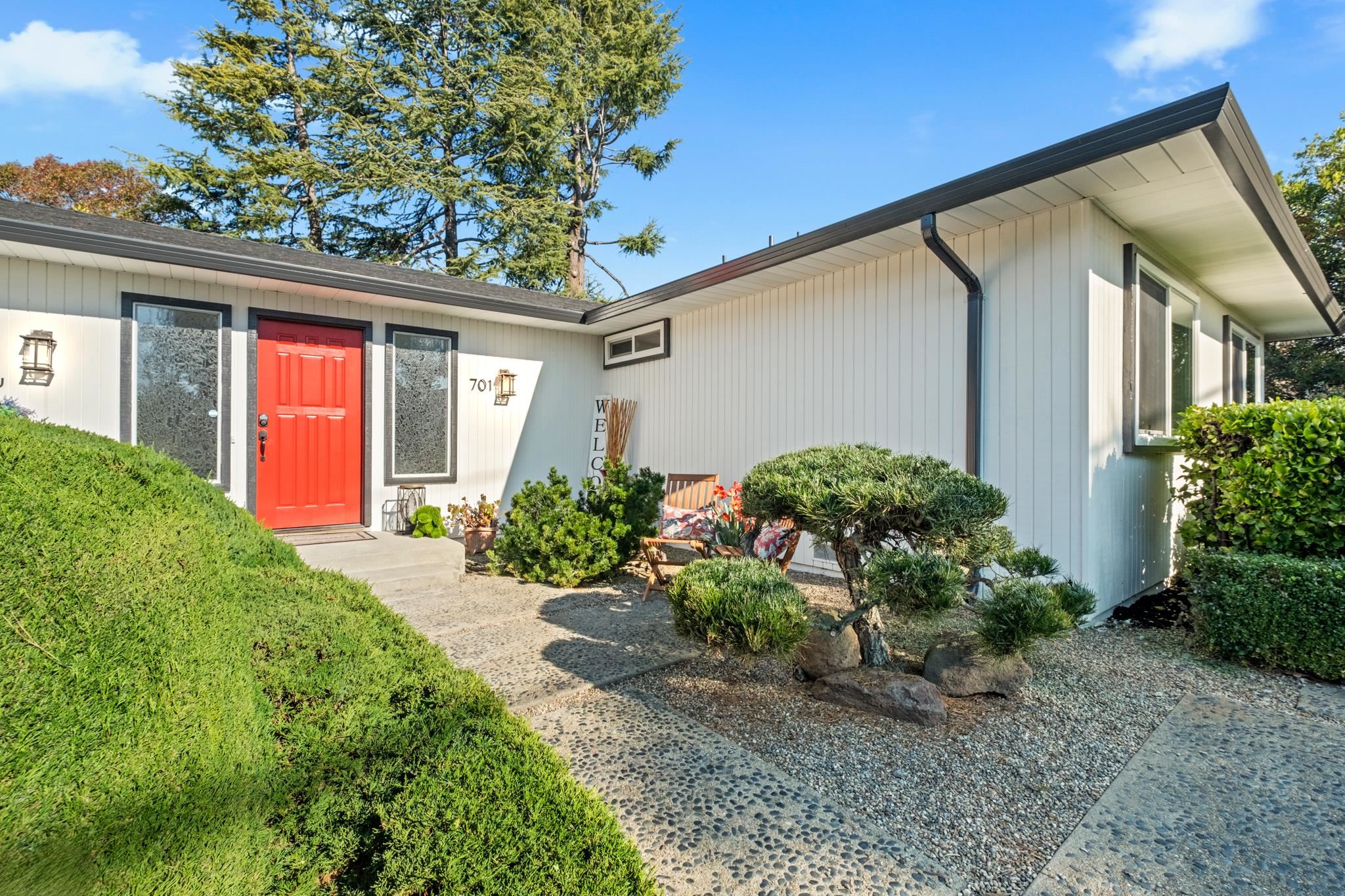 Detail Gallery Image 5 of 53 For 701 Olive Ave, Fremont,  CA 94539 - 4 Beds | 2 Baths