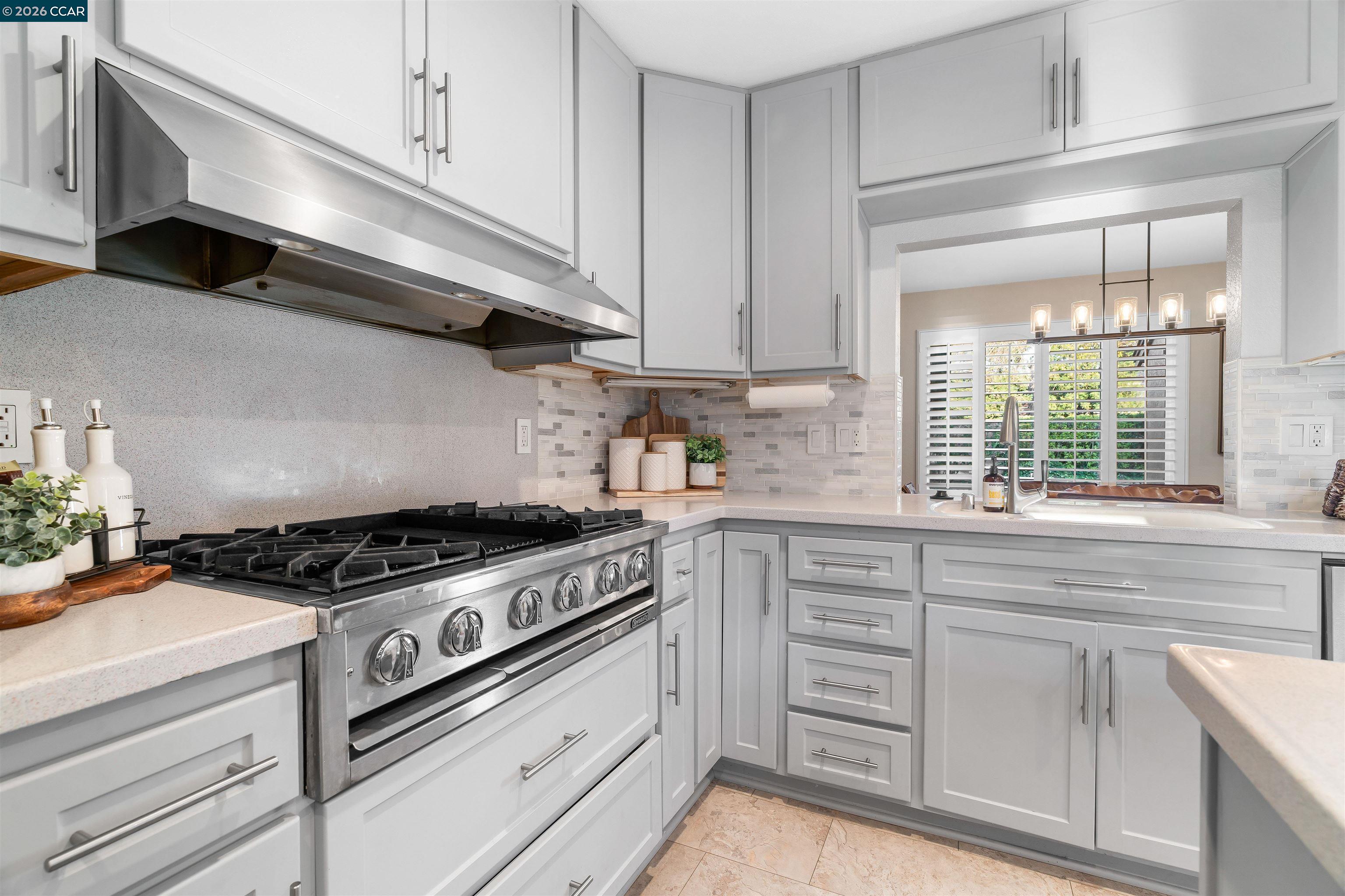 Detail Gallery Image 14 of 57 For 582 La Corso Dr, Walnut Creek,  CA 94598 - 3 Beds | 2 Baths