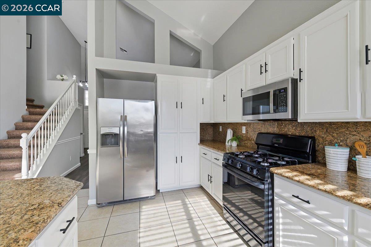Detail Gallery Image 13 of 40 For 1100 Cherry Blossom Ln, Tracy,  CA 95377 - 4 Beds | 2/1 Baths