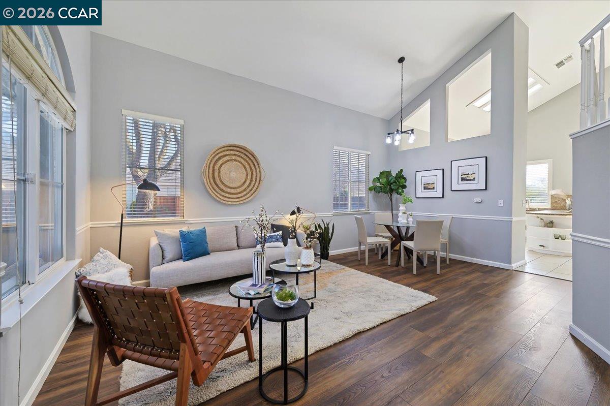 Detail Gallery Image 2 of 40 For 1100 Cherry Blossom Ln, Tracy,  CA 95377 - 4 Beds | 2/1 Baths