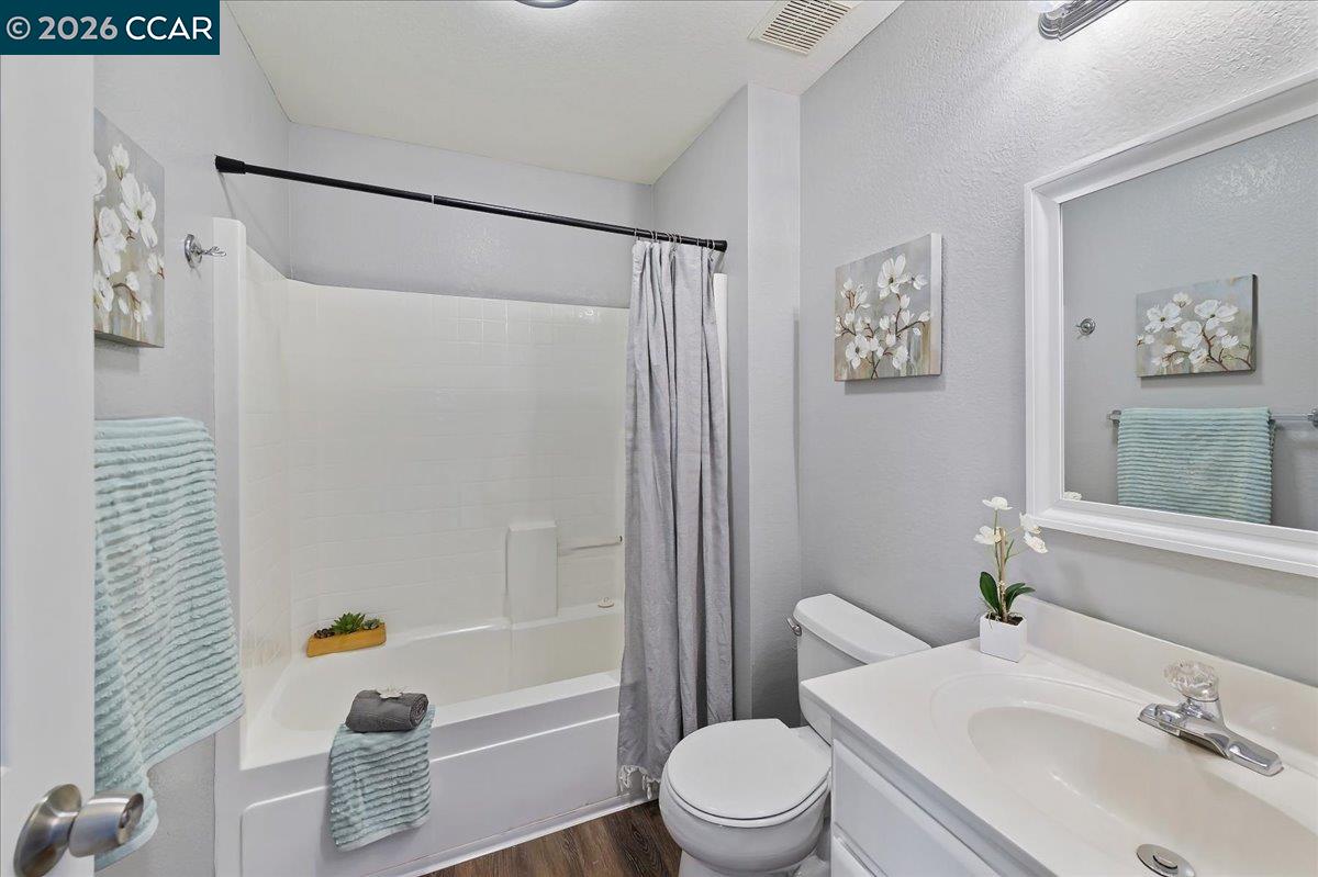 Detail Gallery Image 28 of 40 For 1100 Cherry Blossom Ln, Tracy,  CA 95377 - 4 Beds | 2/1 Baths
