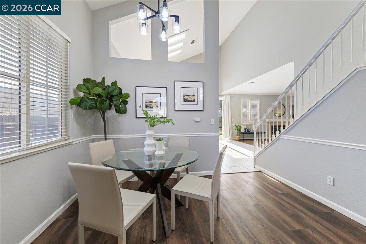 Detail Gallery Image 3 of 40 For 1100 Cherry Blossom Ln, Tracy,  CA 95377 - 4 Beds | 2/1 Baths