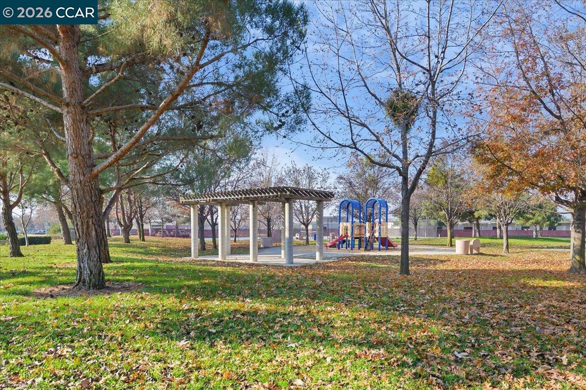 Detail Gallery Image 38 of 40 For 1100 Cherry Blossom Ln, Tracy,  CA 95377 - 4 Beds | 2/1 Baths