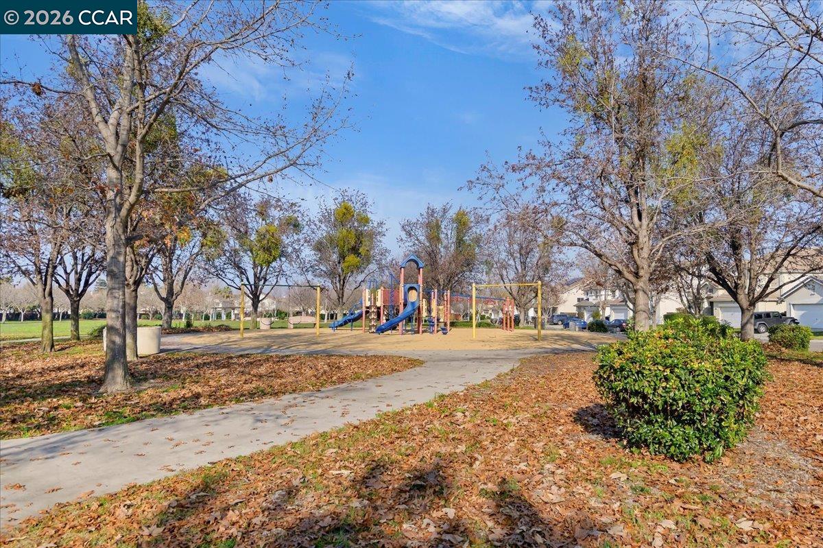 Detail Gallery Image 39 of 40 For 1100 Cherry Blossom Ln, Tracy,  CA 95377 - 4 Beds | 2/1 Baths
