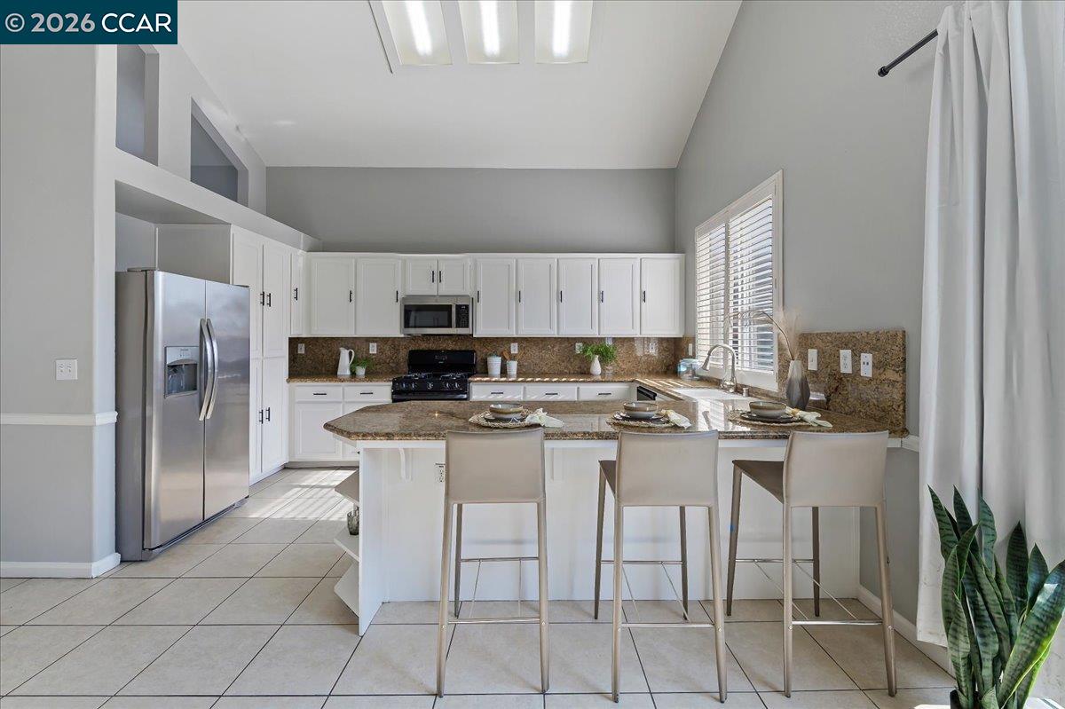 Detail Gallery Image 7 of 40 For 1100 Cherry Blossom Ln, Tracy,  CA 95377 - 4 Beds | 2/1 Baths