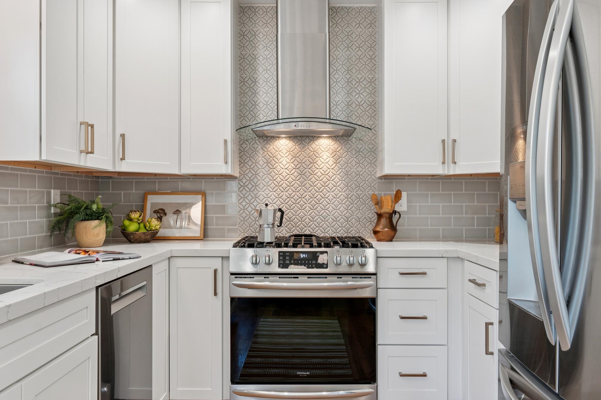 Detail Gallery Image 19 of 56 For 3945 Canon Ave, Oakland,  CA 94602 - 3 Beds | 2 Baths