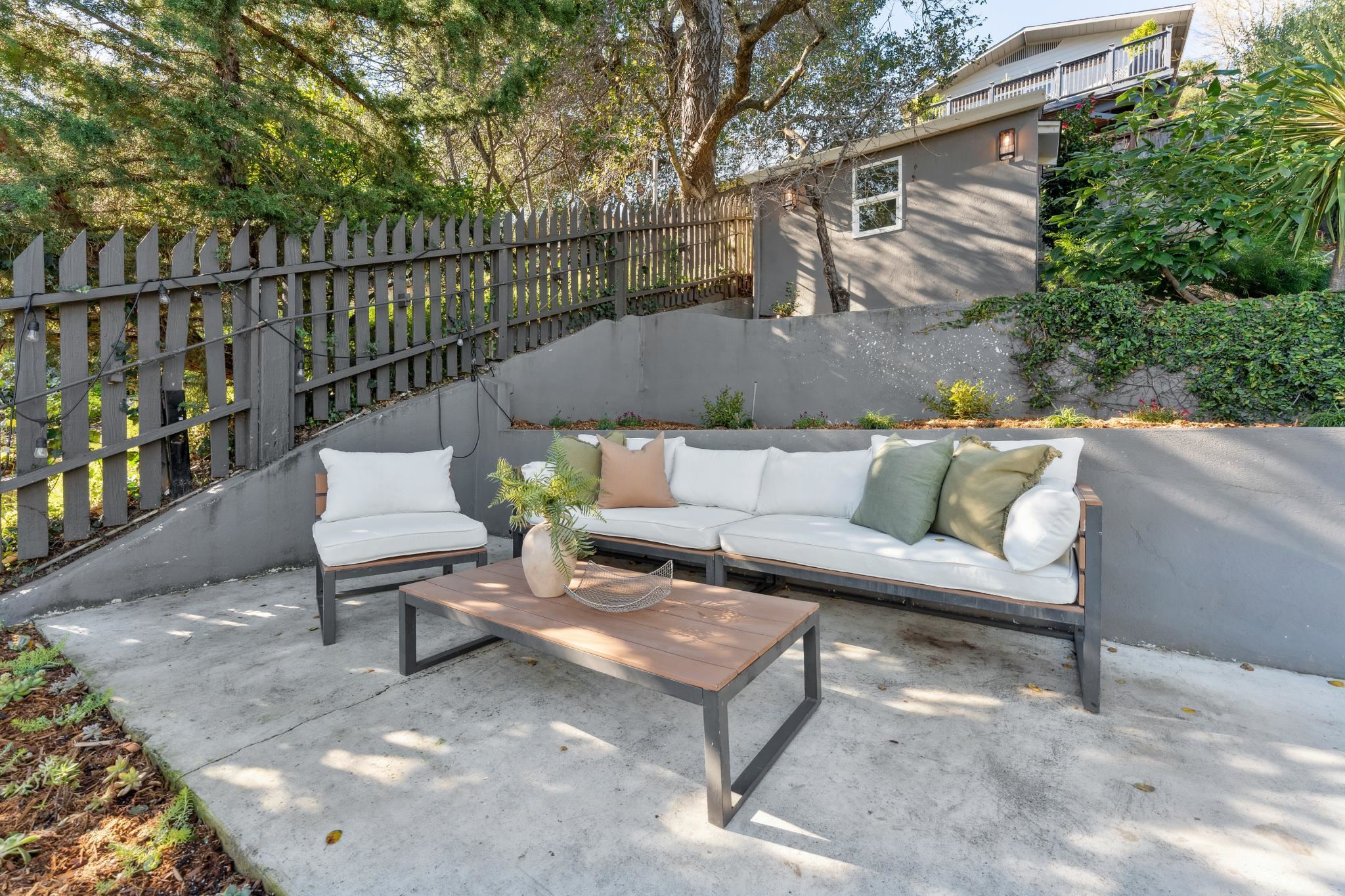 Detail Gallery Image 36 of 56 For 3945 Canon Ave, Oakland,  CA 94602 - 3 Beds | 2 Baths