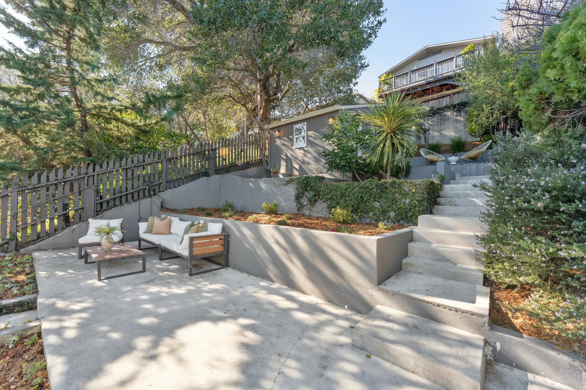 Detail Gallery Image 39 of 56 For 3945 Canon Ave, Oakland,  CA 94602 - 3 Beds | 2 Baths