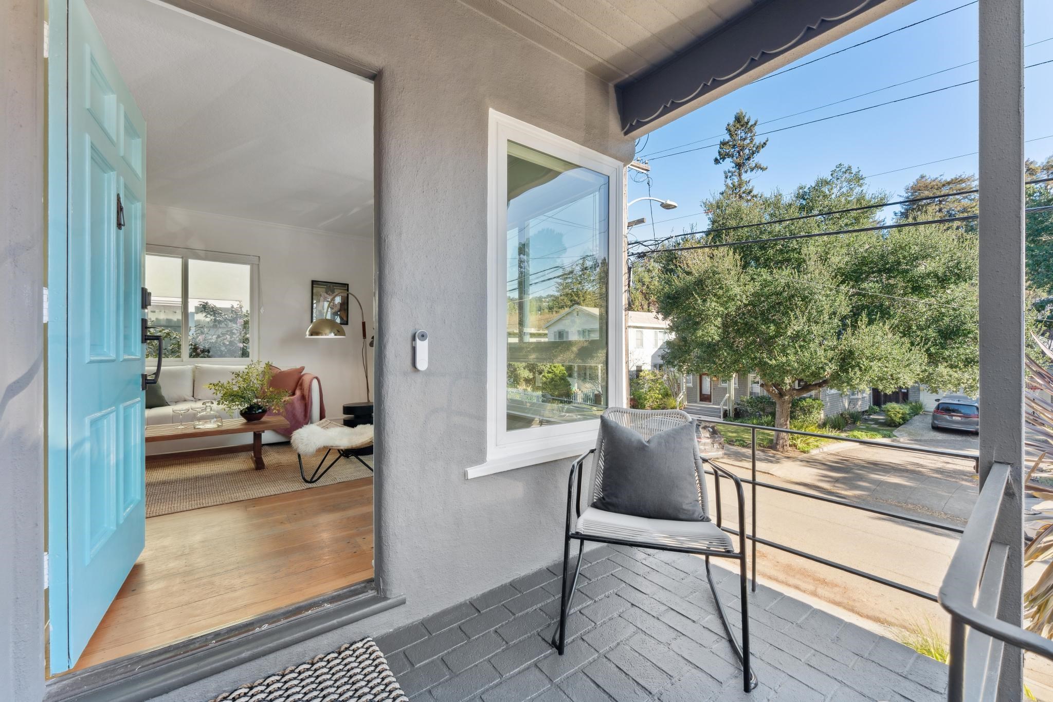 Detail Gallery Image 5 of 56 For 3945 Canon Ave, Oakland,  CA 94602 - 3 Beds | 2 Baths