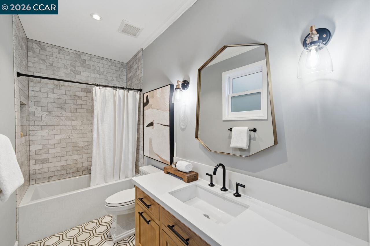 Detail Gallery Image 40 of 58 For 780 Carlston Ave, Oakland,  CA 94610 - 3 Beds | 3 Baths