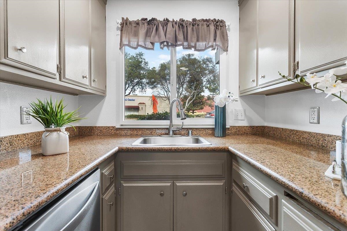 Detail Gallery Image 7 of 30 For 31131 Alvarado Niles Rd, Union City,  CA 94587 - 2 Beds | 1/1 Baths