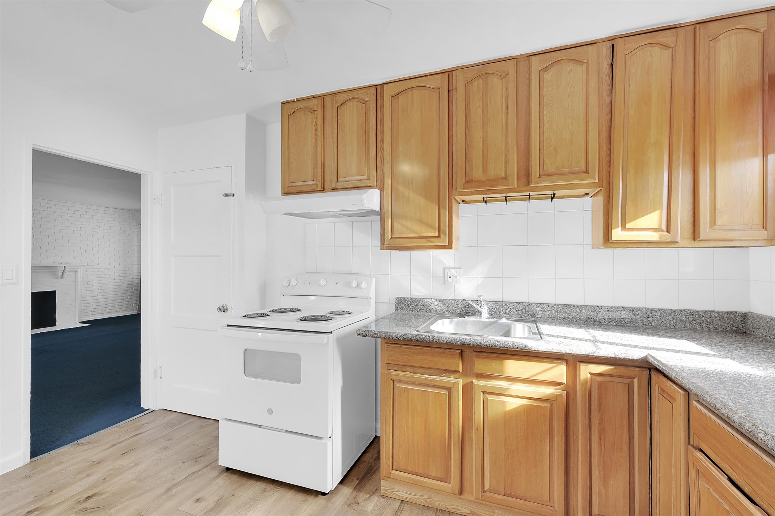 Detail Gallery Image 13 of 26 For 15879 Hesperian Blvd, San Lorenzo,  CA 94580 - 3 Beds | 1 Baths