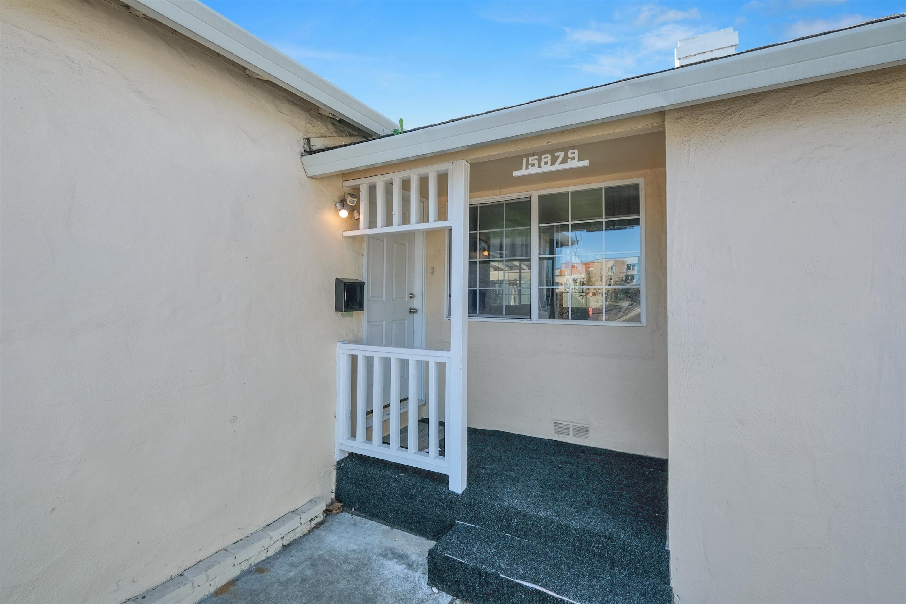 Detail Gallery Image 5 of 26 For 15879 Hesperian Blvd, San Lorenzo,  CA 94580 - 3 Beds | 1 Baths