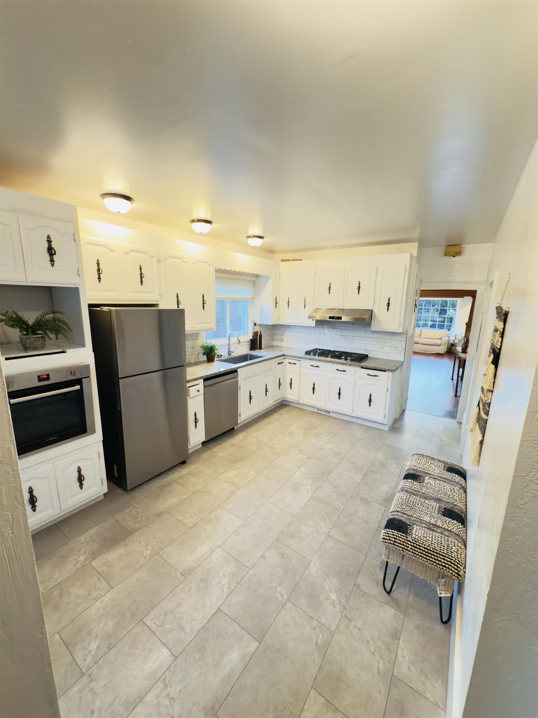 Detail Gallery Image 7 of 18 For 618 38th St, Richmond,  CA 94805 - 4 Beds | 3 Baths