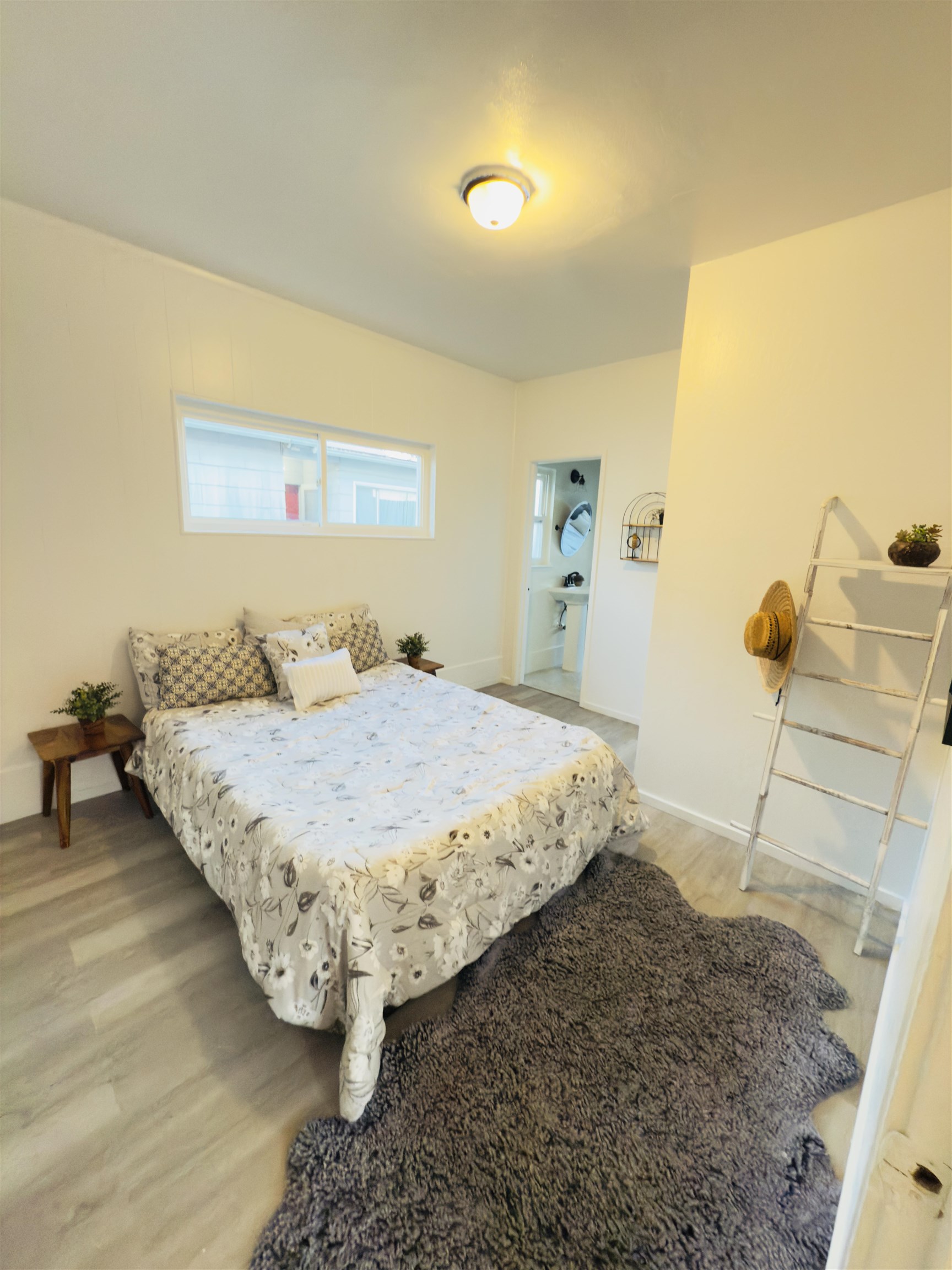 Detail Gallery Image 9 of 18 For 618 38th St, Richmond,  CA 94805 - 4 Beds | 3 Baths