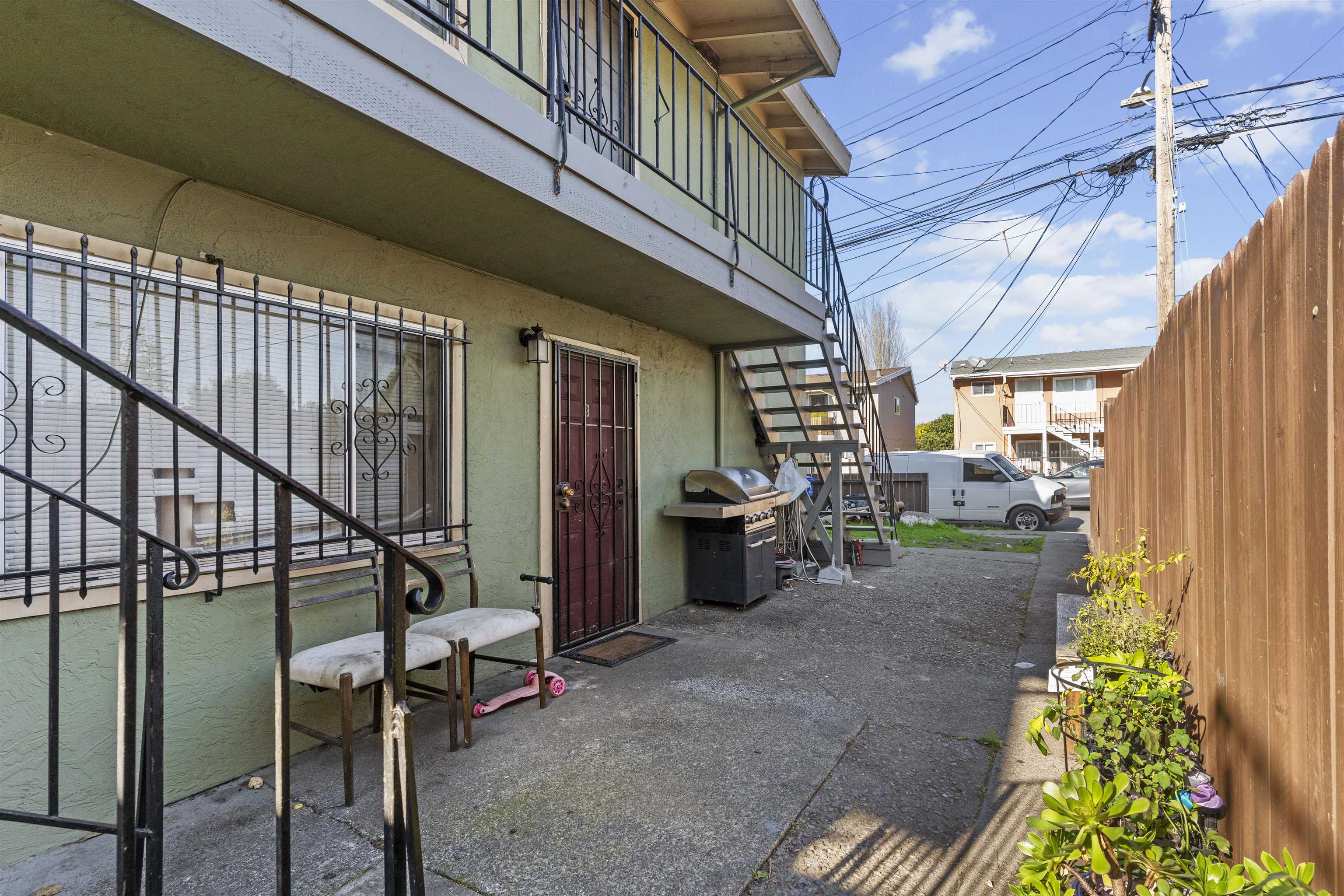 Detail Gallery Image 17 of 22 For 128 Catron Dr, Oakland,  CA 94603 - – Beds | – Baths