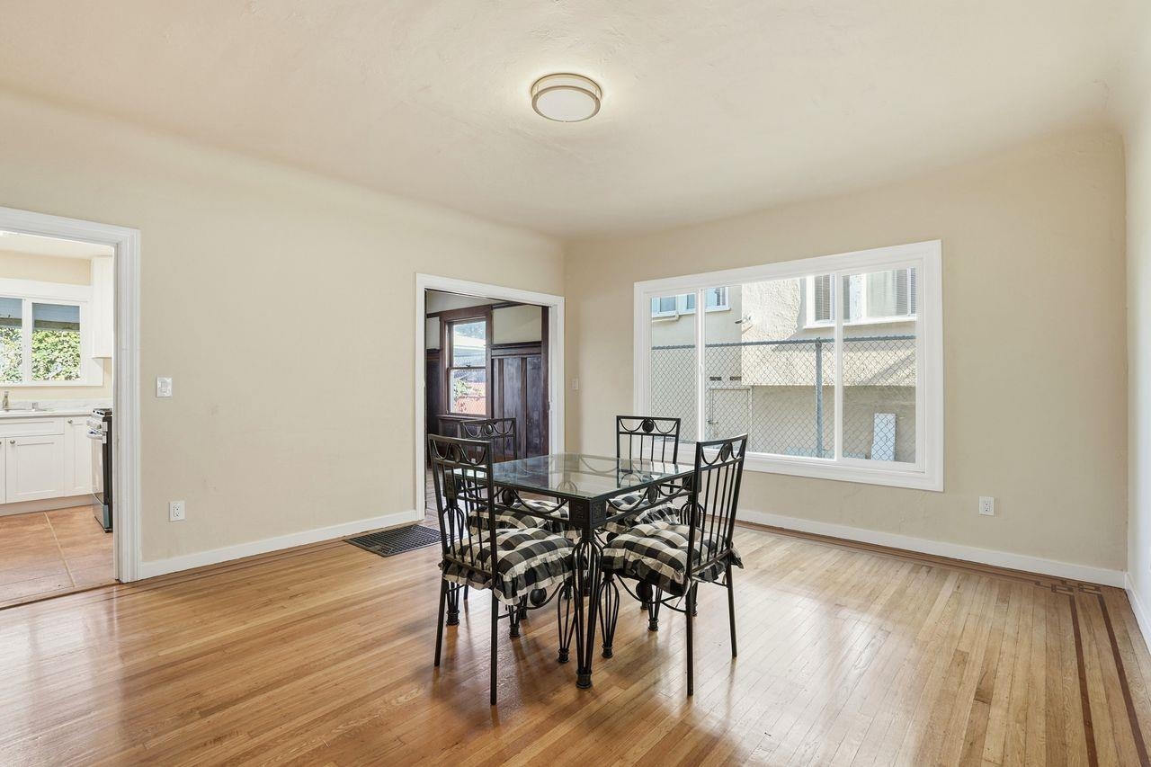 Detail Gallery Image 13 of 41 For 604 56th St, Oakland,  CA 94609 - 4 Beds | 1 Baths