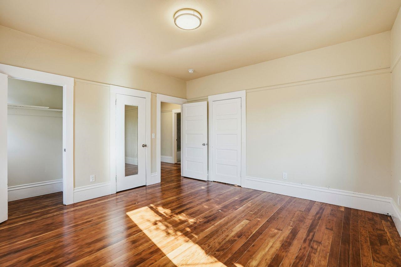 Detail Gallery Image 18 of 41 For 604 56th St, Oakland,  CA 94609 - 4 Beds | 1 Baths