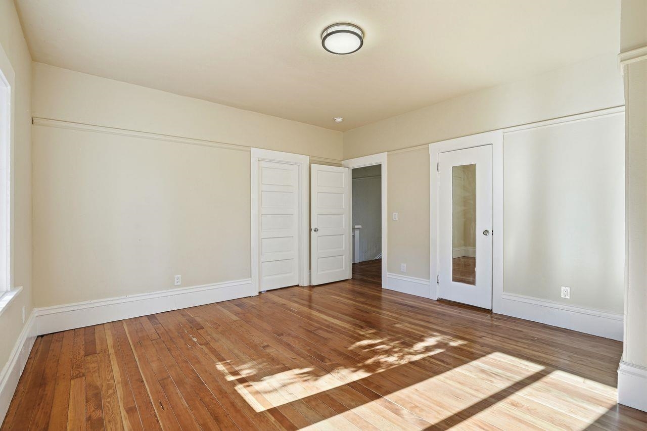 Detail Gallery Image 21 of 41 For 604 56th St, Oakland,  CA 94609 - 4 Beds | 1 Baths