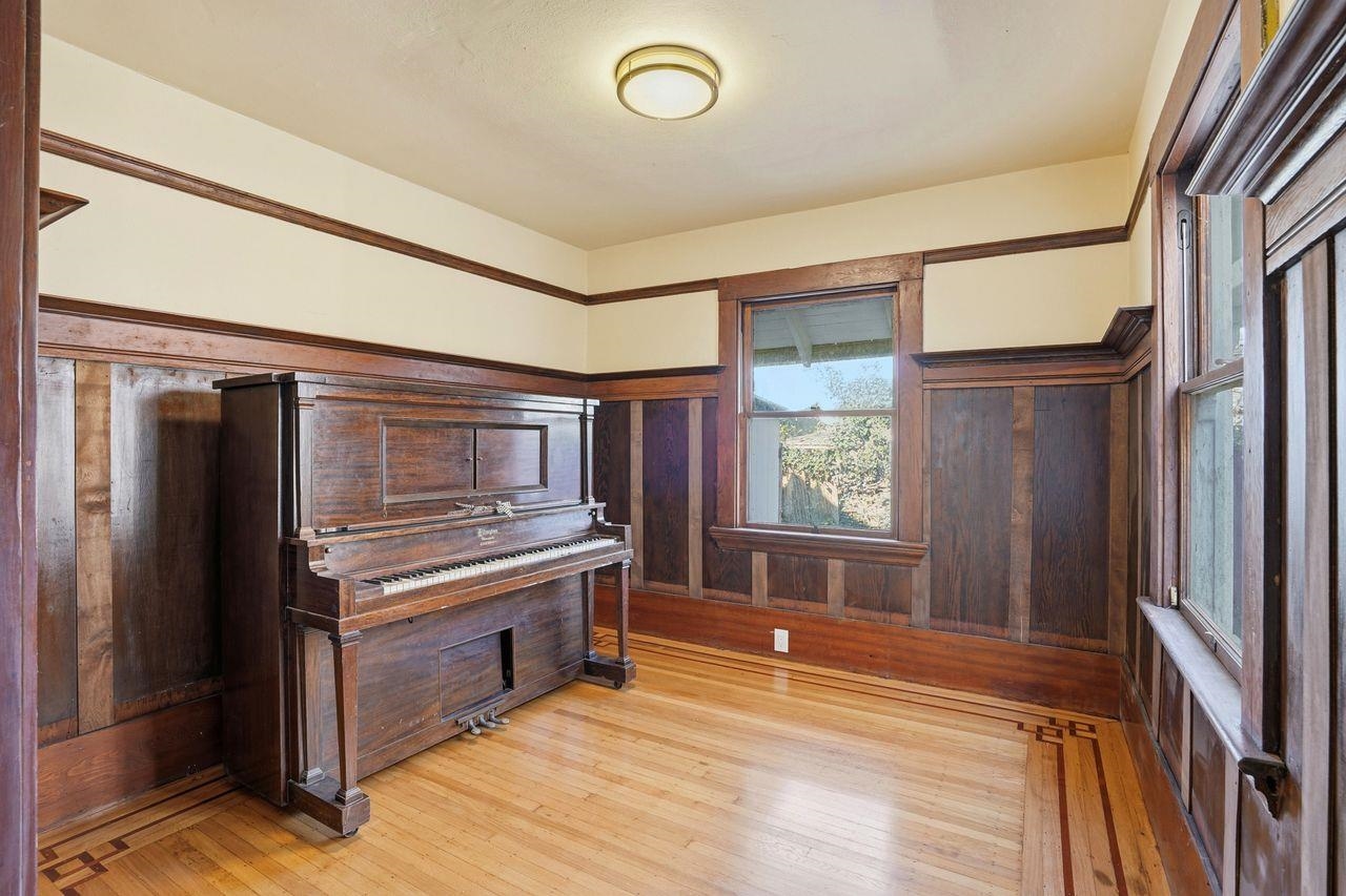 Detail Gallery Image 29 of 41 For 604 56th St, Oakland,  CA 94609 - 4 Beds | 1 Baths