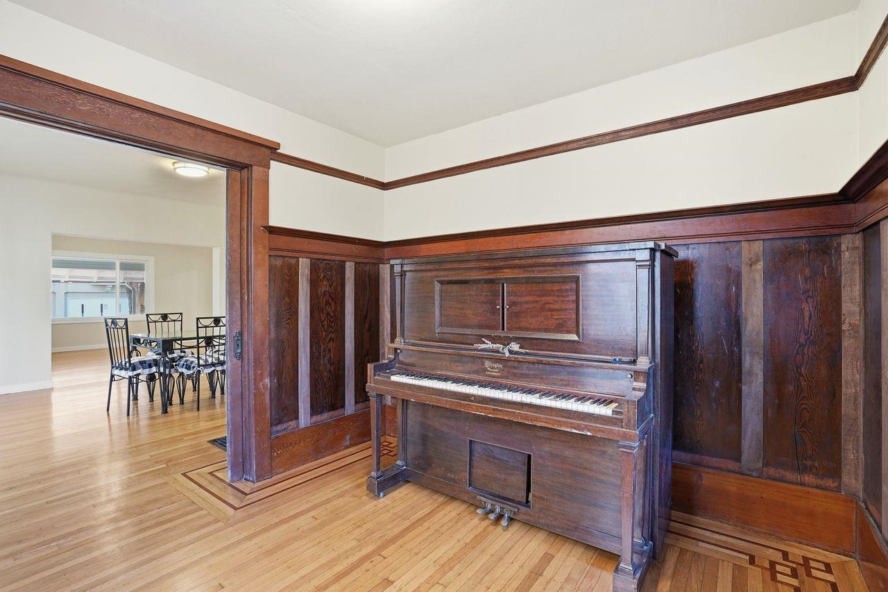 Detail Gallery Image 30 of 41 For 604 56th St, Oakland,  CA 94609 - 4 Beds | 1 Baths