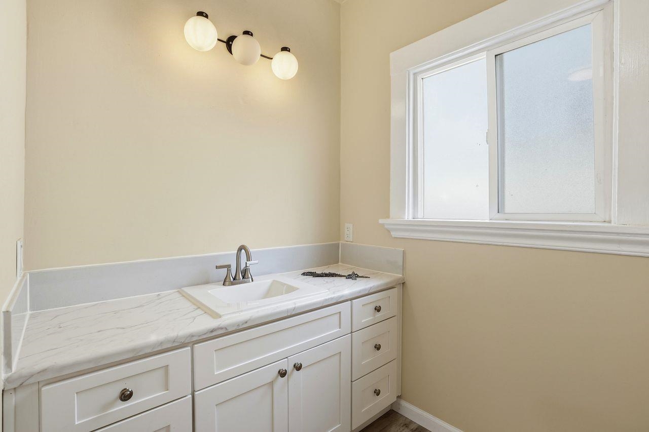 Detail Gallery Image 31 of 41 For 604 56th St, Oakland,  CA 94609 - 4 Beds | 1 Baths