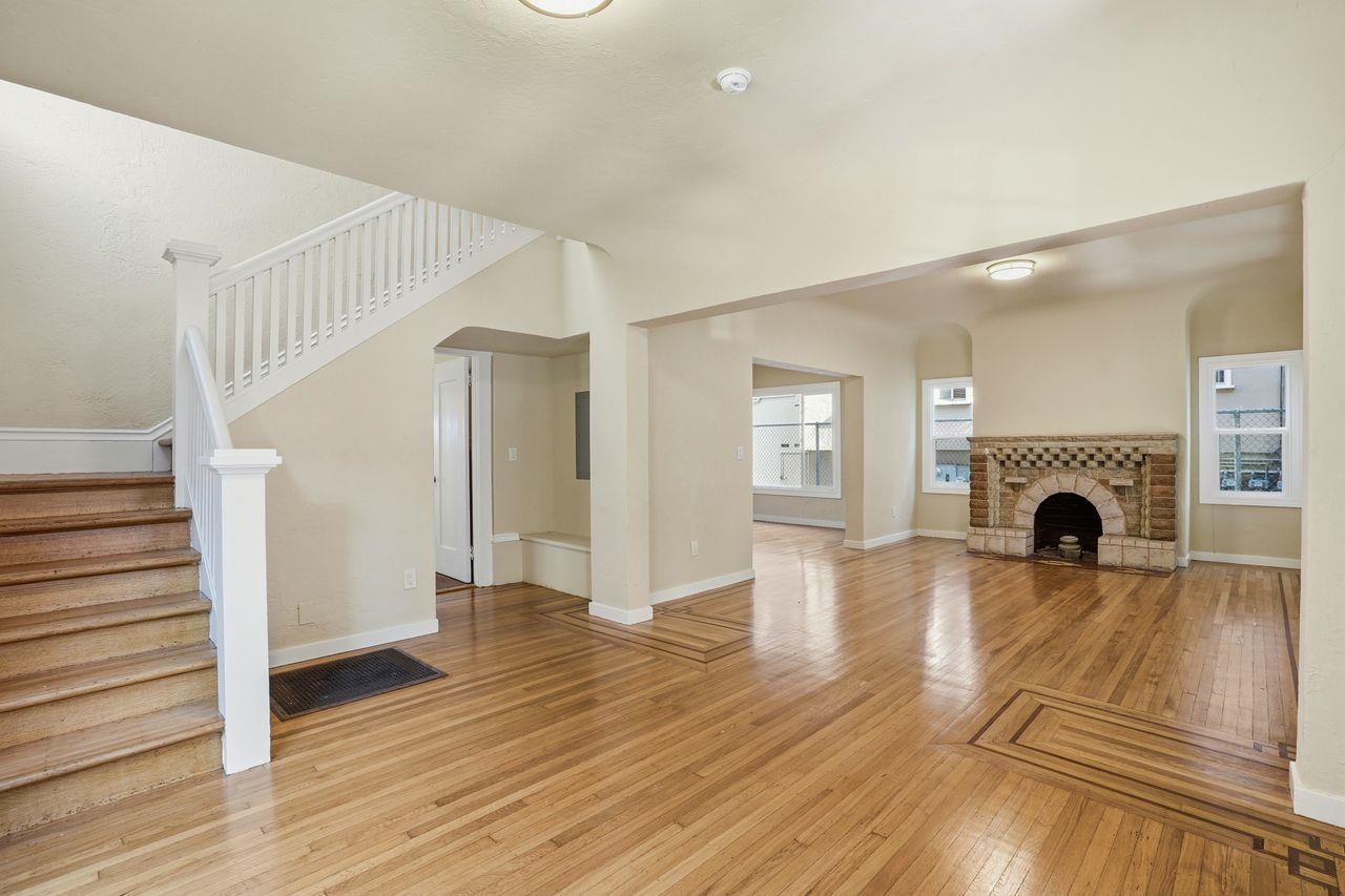 Detail Gallery Image 7 of 41 For 604 56th St, Oakland,  CA 94609 - 4 Beds | 1 Baths