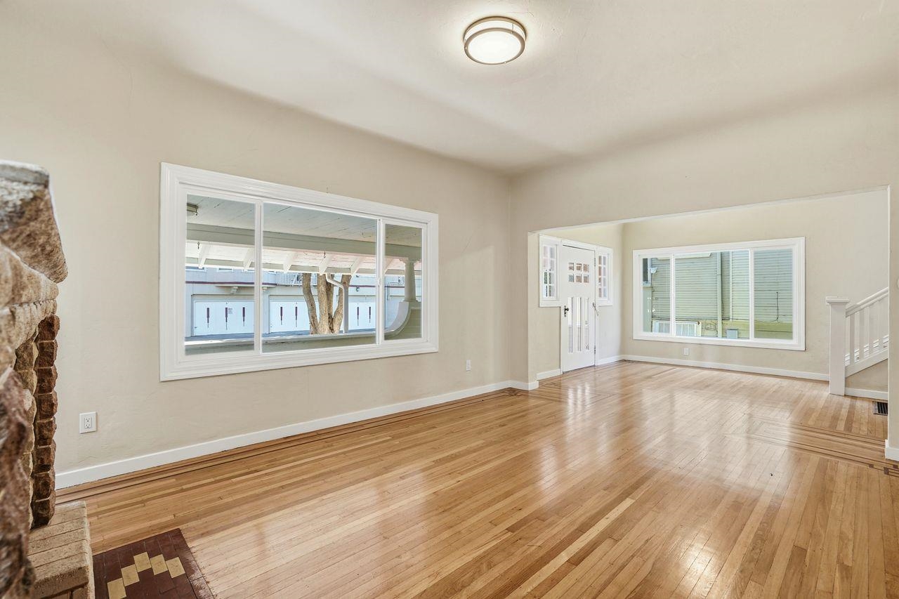 Detail Gallery Image 8 of 41 For 604 56th St, Oakland,  CA 94609 - 4 Beds | 1 Baths